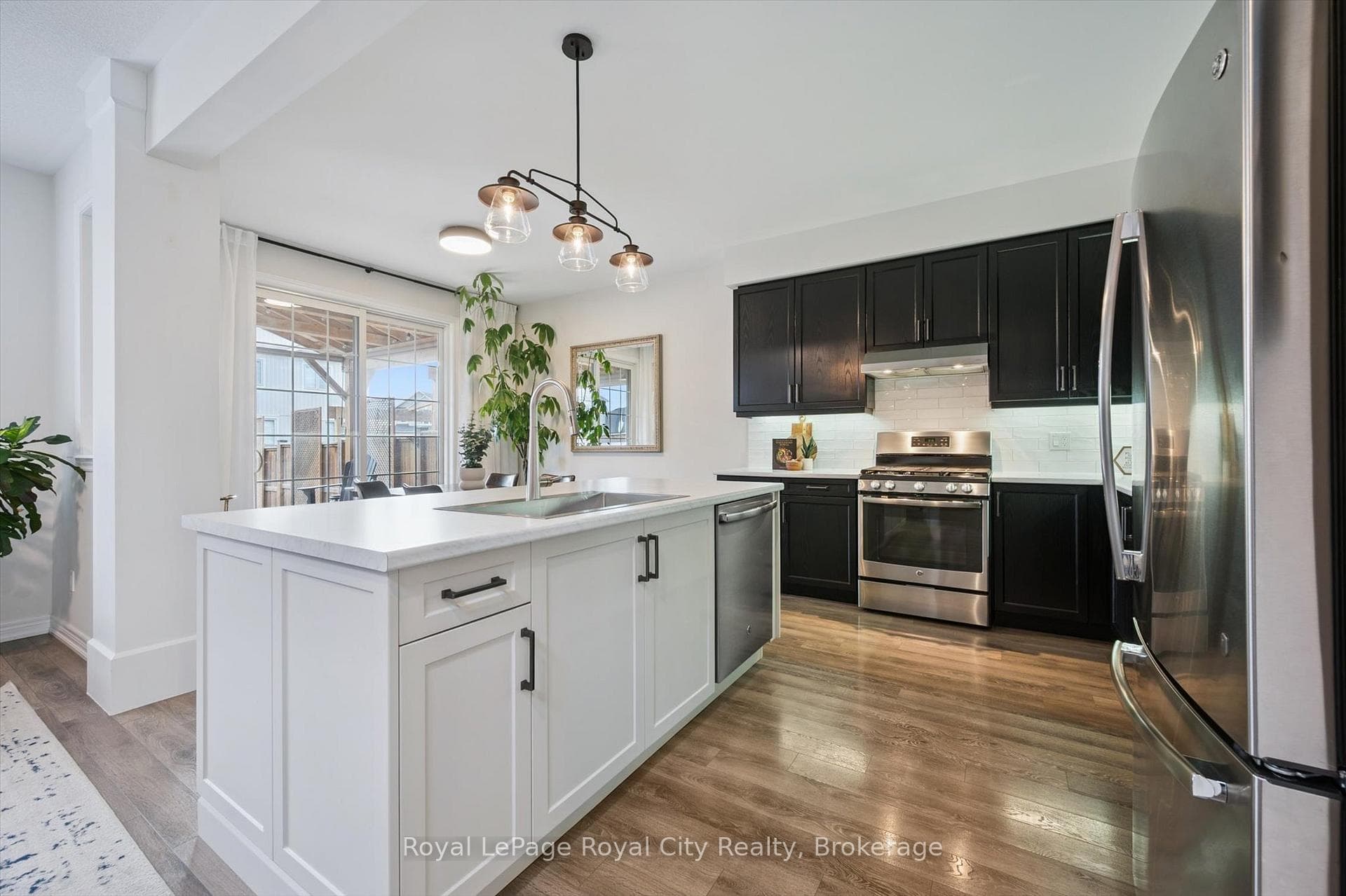 98 Kay Crescent photo 15