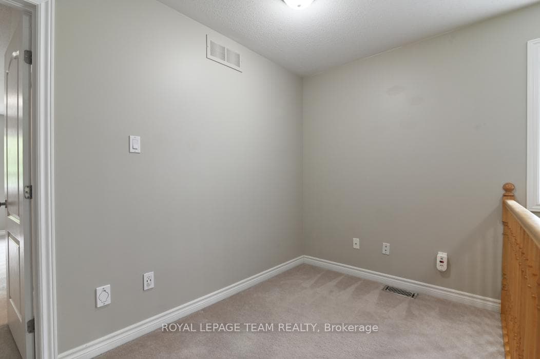Loft- ideal for home work station