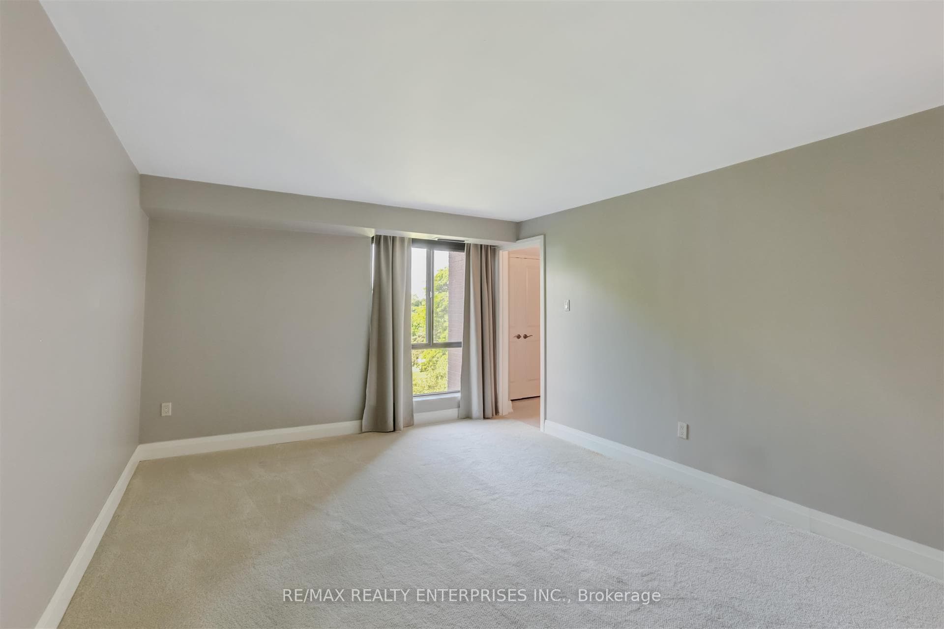 1400 Dixie Road Unit 405 photo 35
