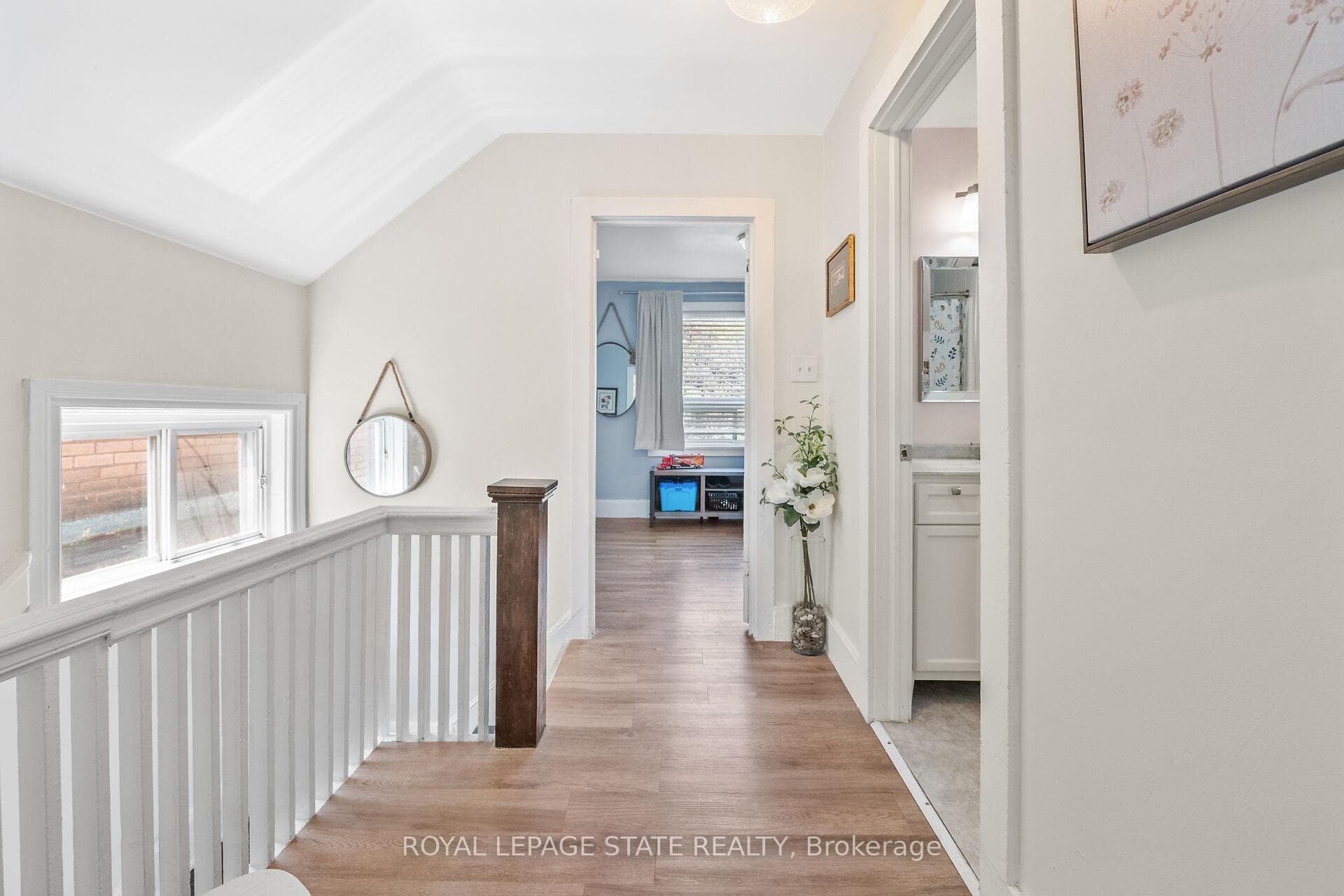 105 Grosvenor Avenue photo 28