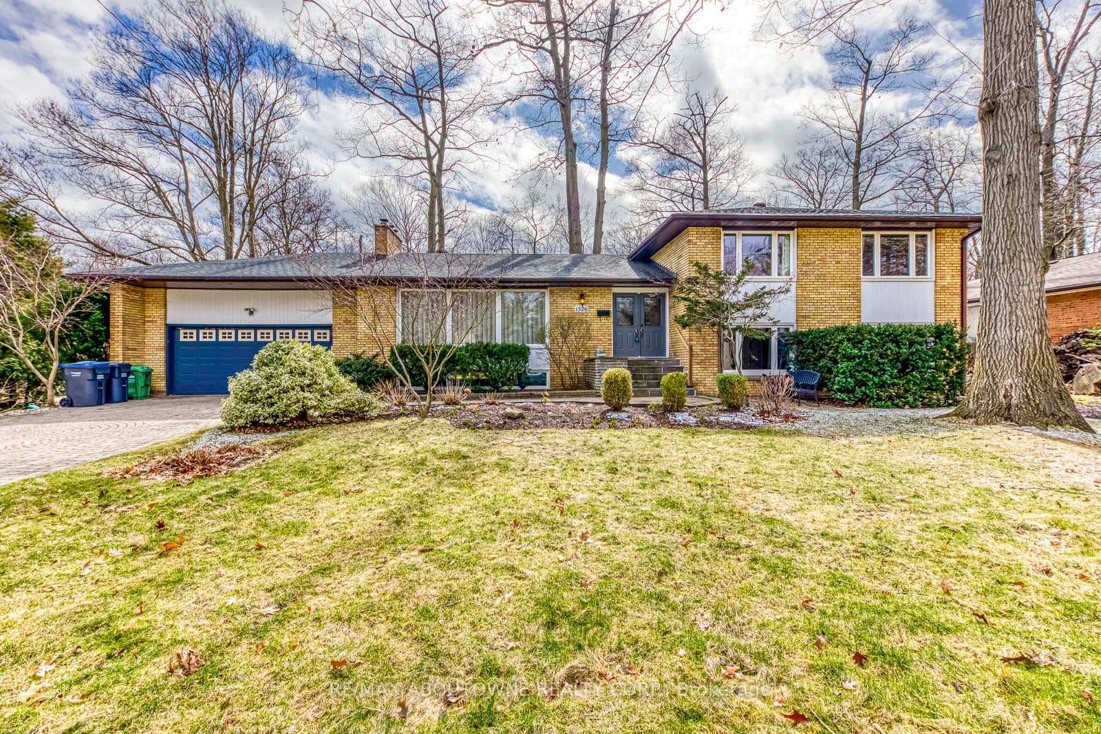 1526 Truscott Drive photo 1