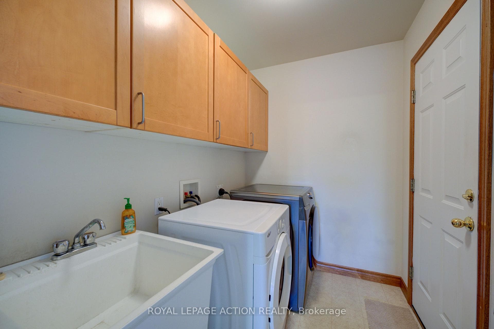 110 Somerset Road Unit 1 photo 24