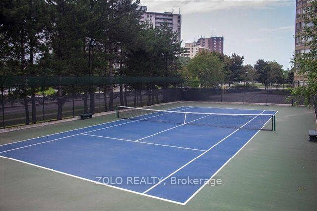 3233 Eglinton Avenue Unit 805 photo 17