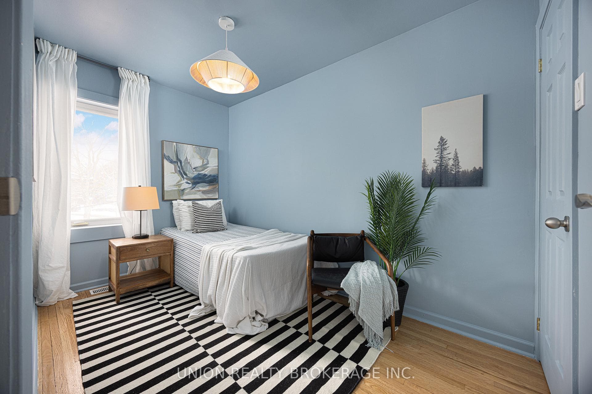 37 Bastedo Avenue photo 18
