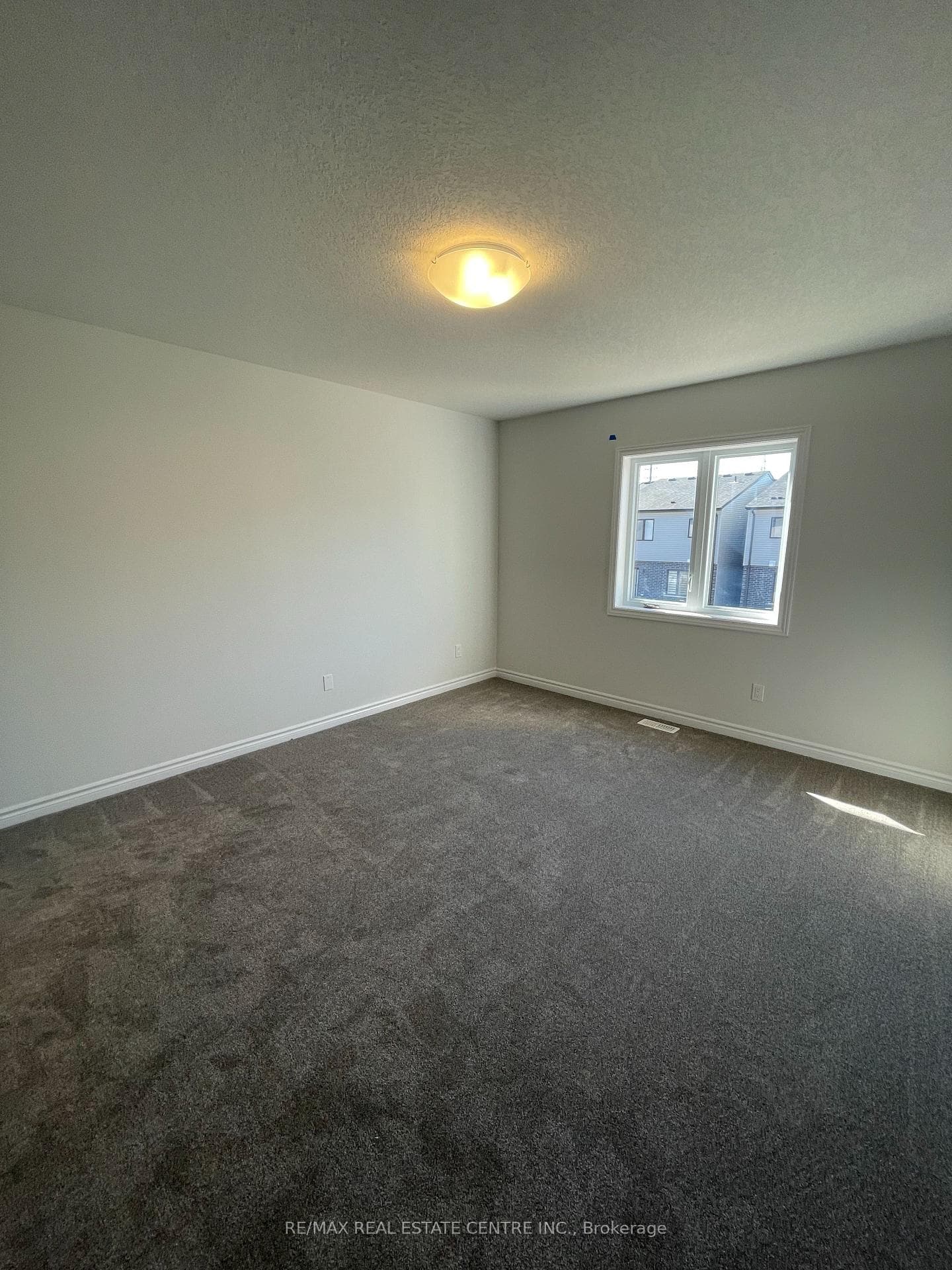 3138 Turner Crescent photo 18