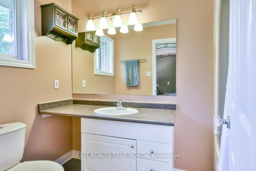 28 Nicholson Crescent photo 20