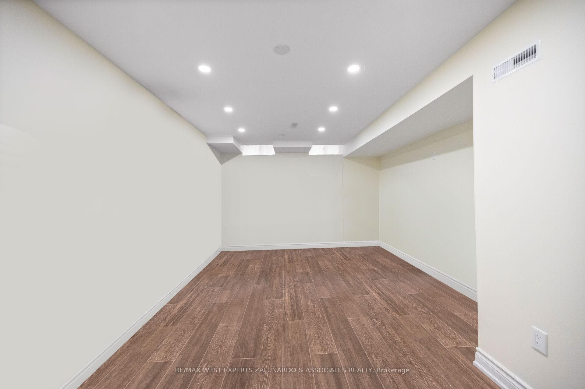 64 Wallace Drive photo 27