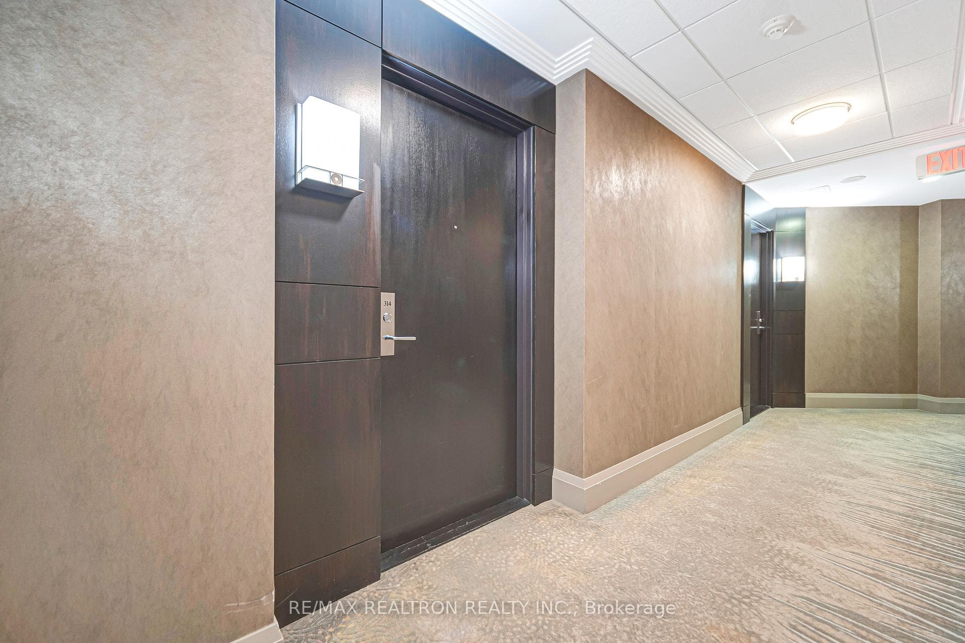 1717 Avenue Road Unit 314 photo 3