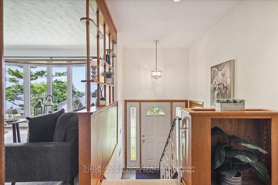 977 Nicholl's Boulevard photo 6