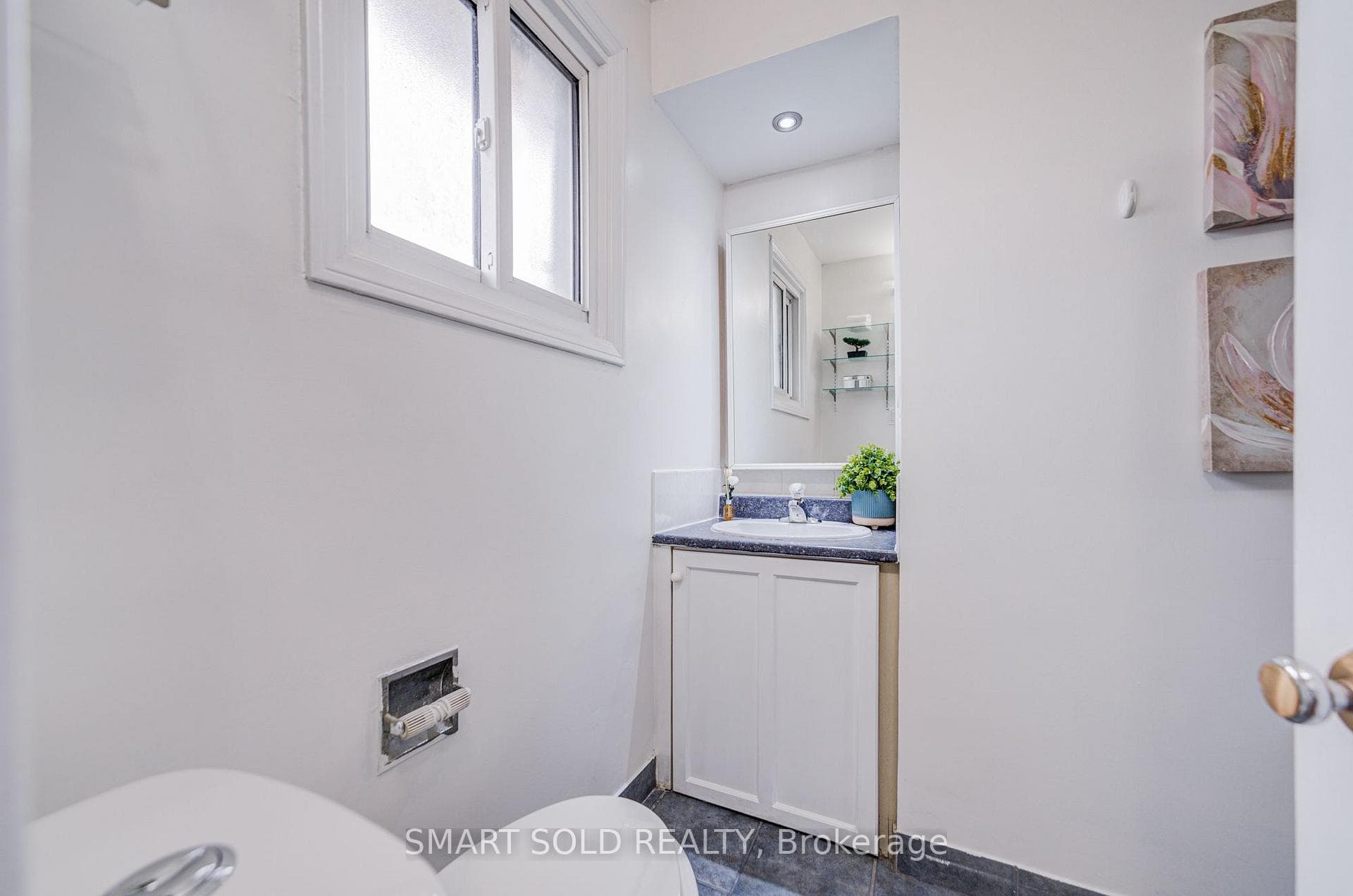 837 Queensbridge Drive photo 30
