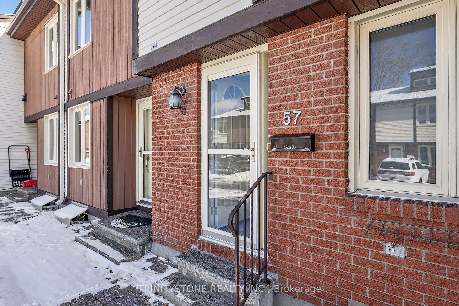 811 Connaught Avenue Unit 57 photo 4