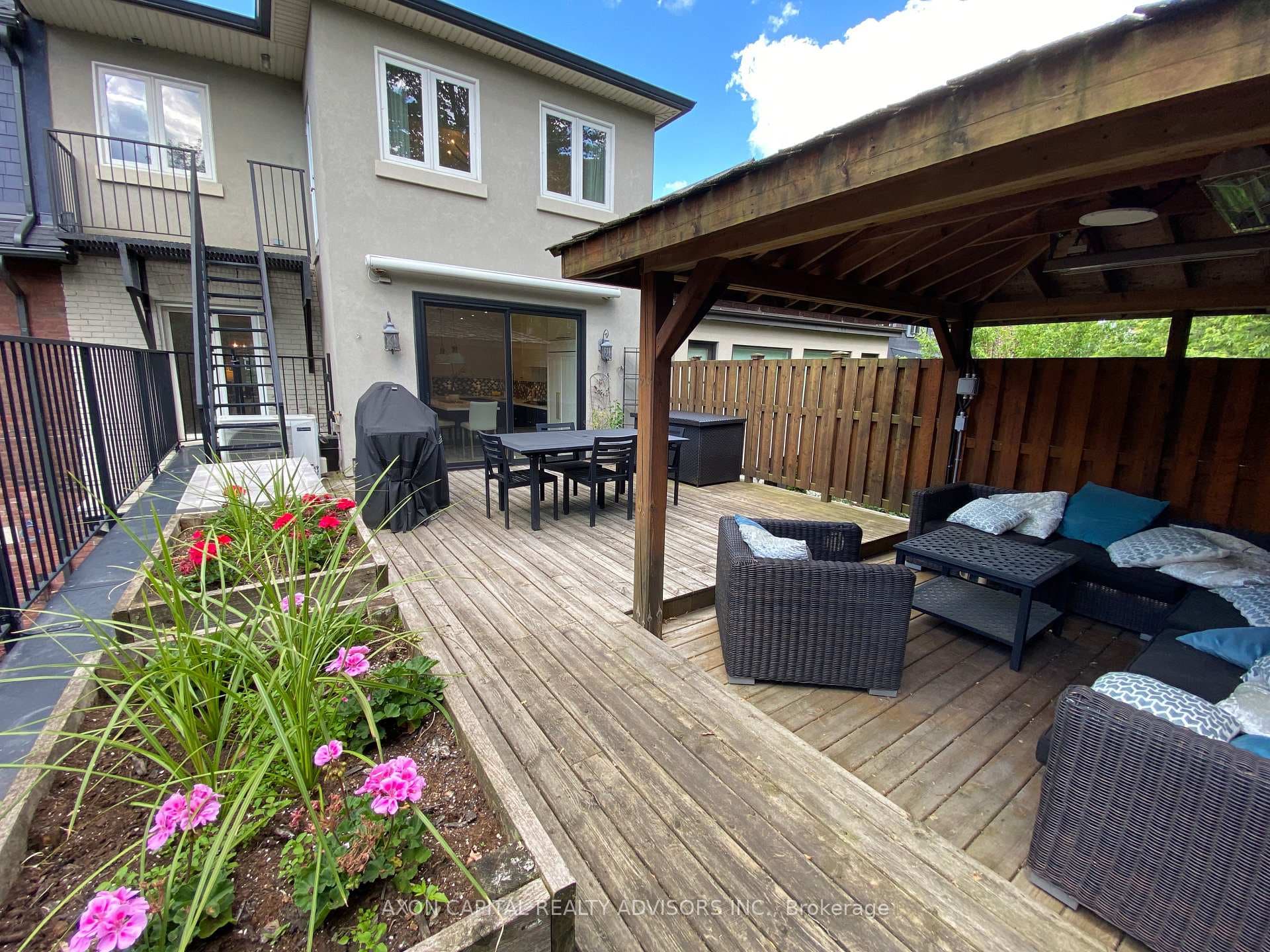 100 Admiral Road photo 34