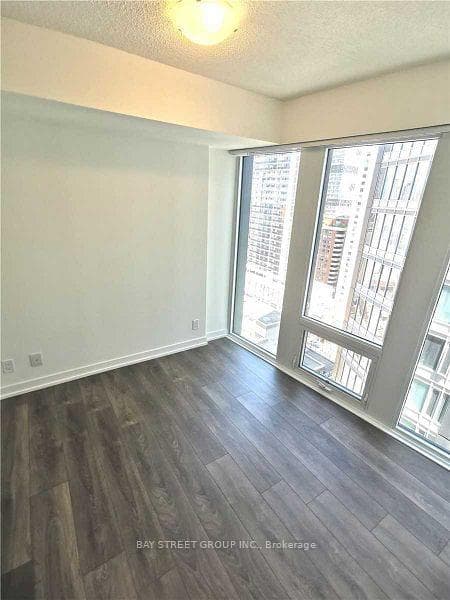 60 Shuter Street Unit 2202 photo 7