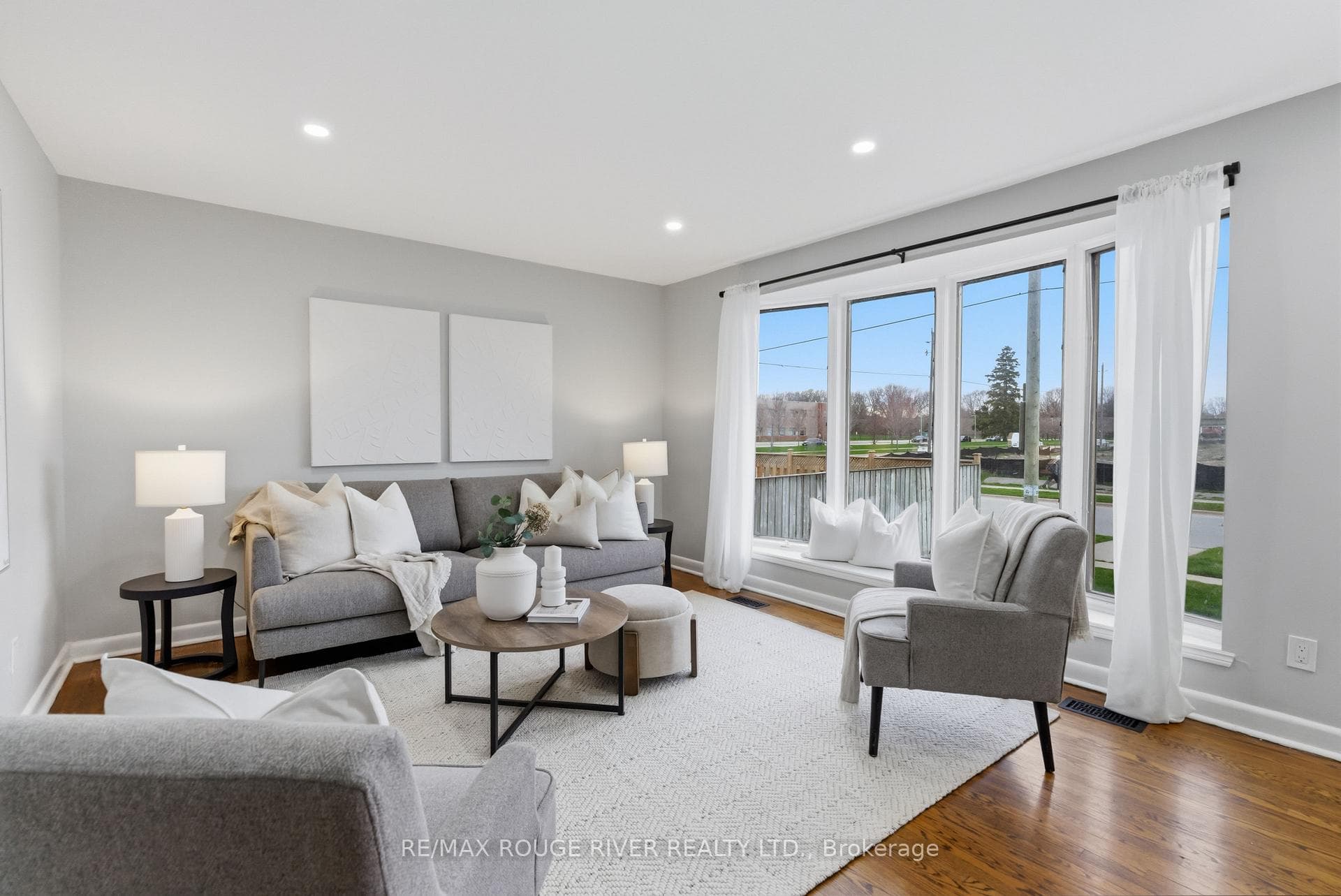 557 Shakespeare Avenue photo 4