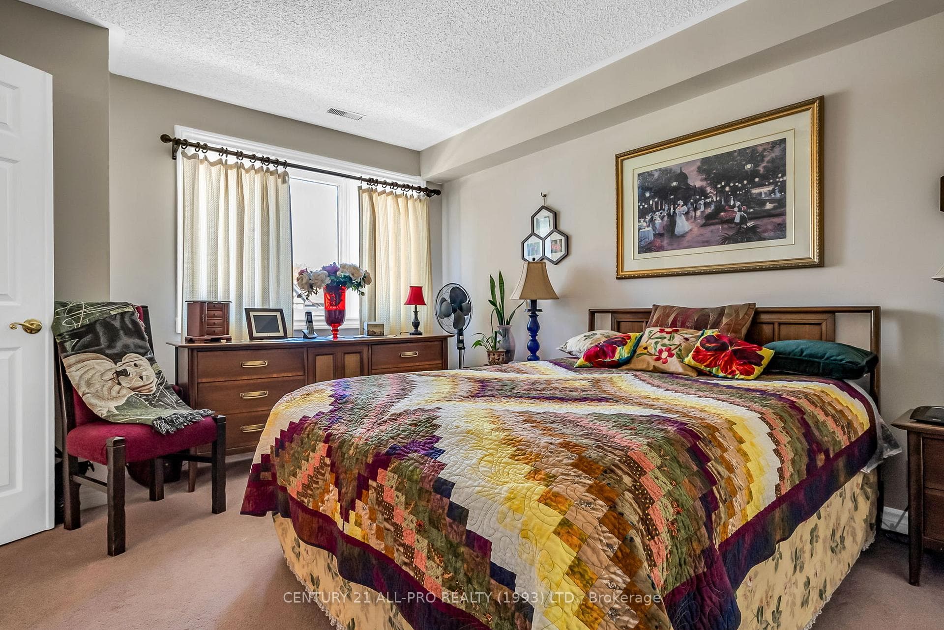 245 ELGIN Street Unit 114 photo 25