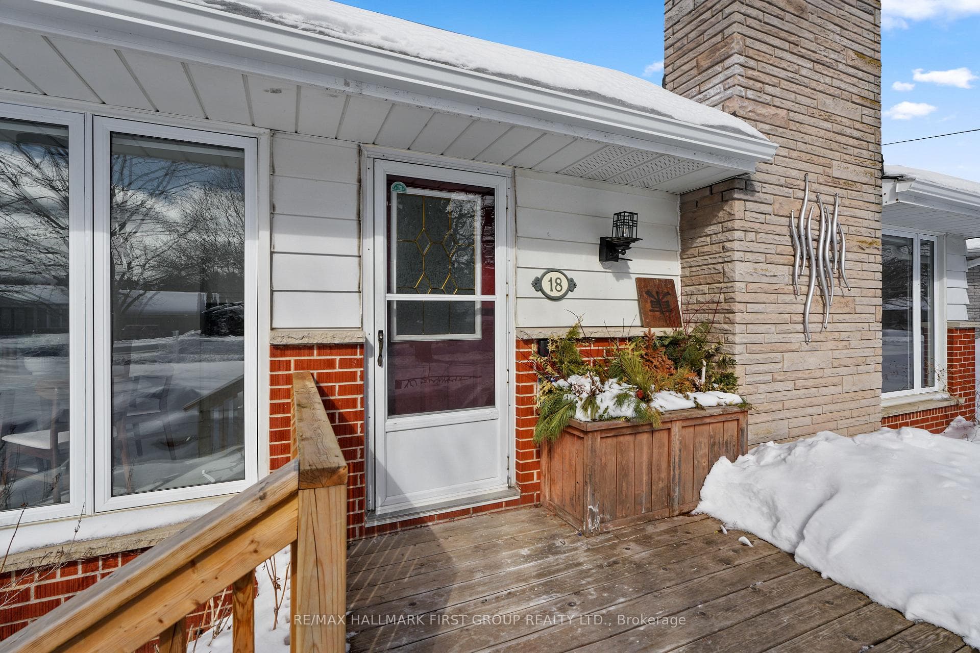 18 Moore Drive photo 3
