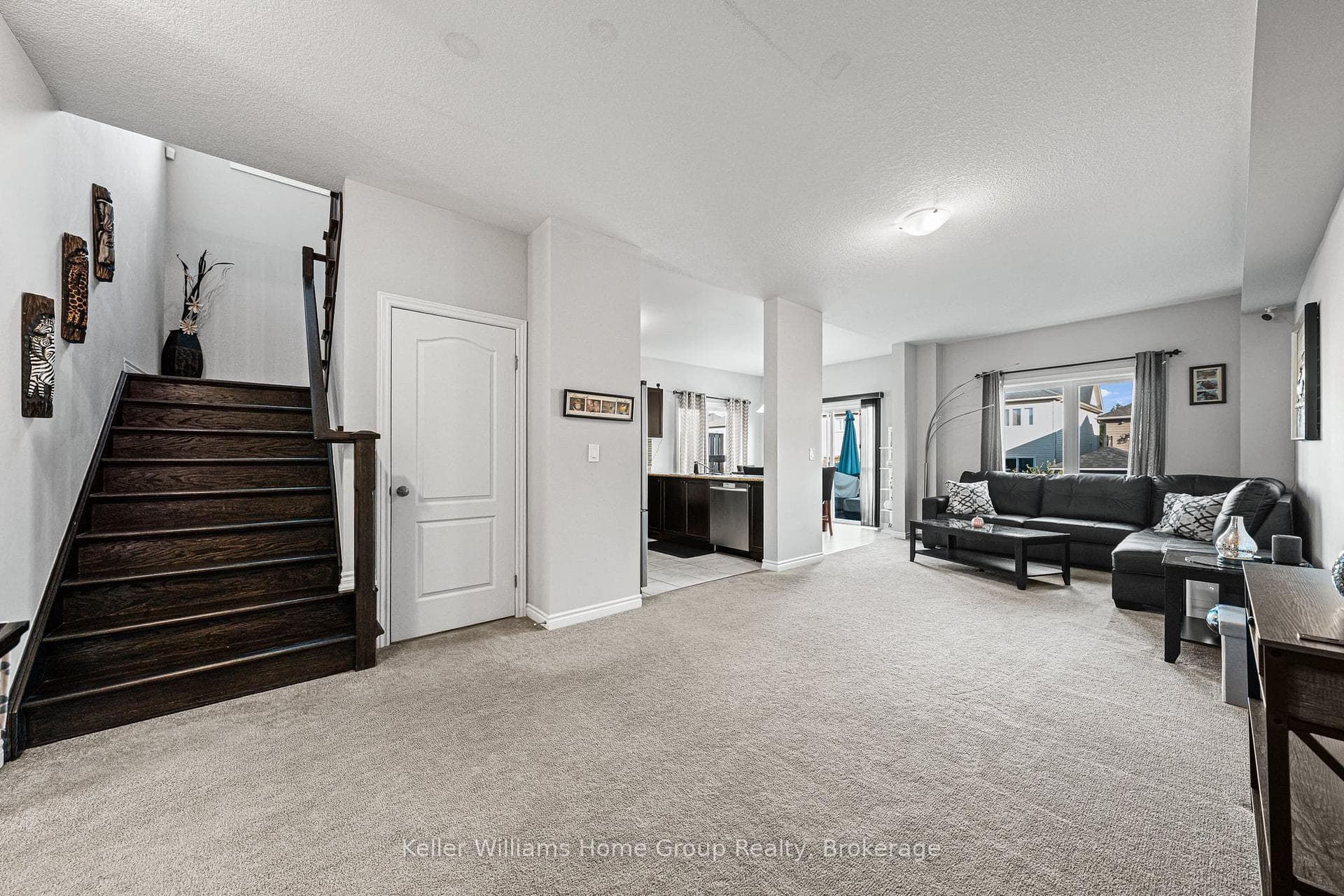 24 Courtney Street photo 8