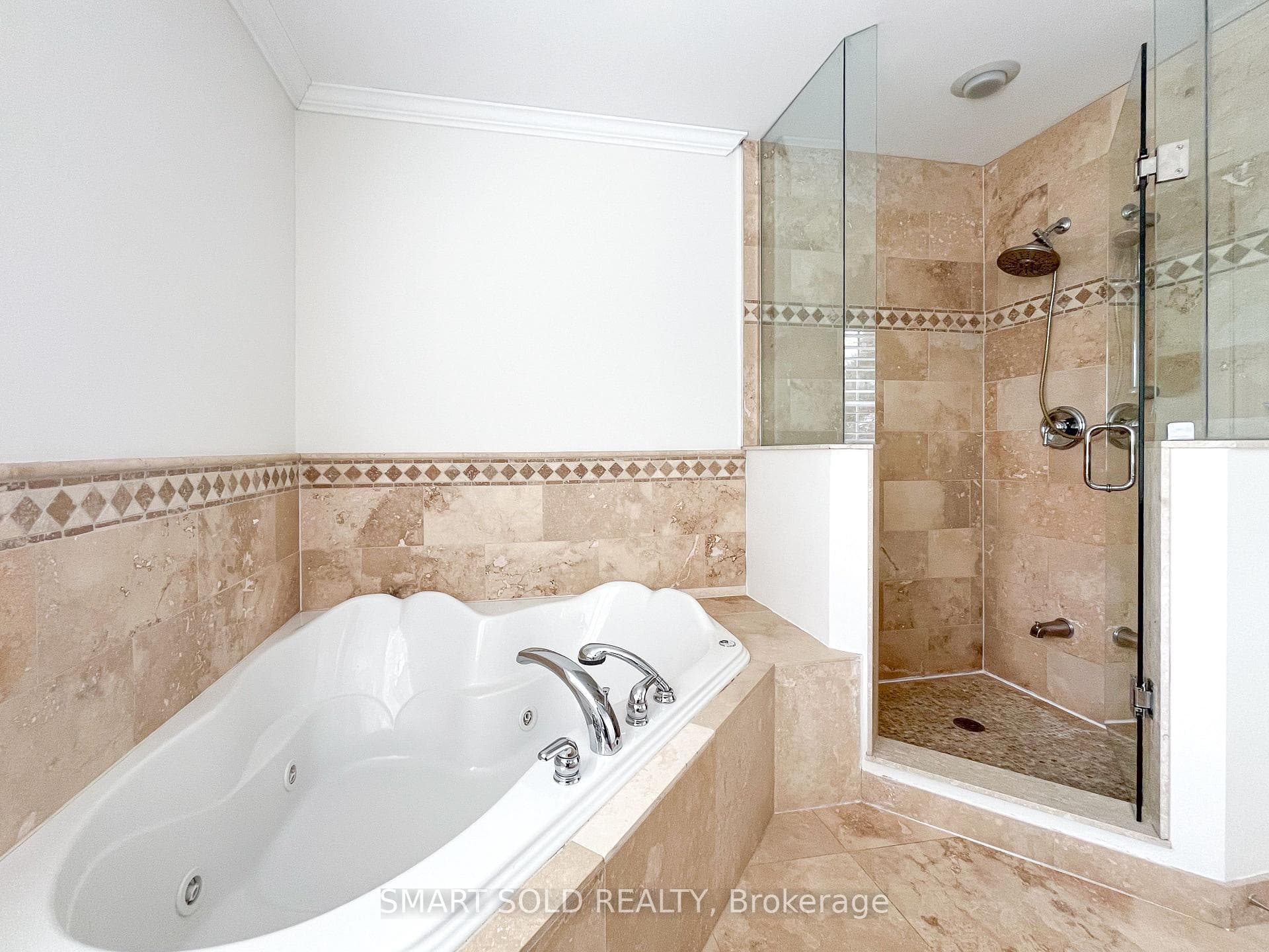192 Waneta Drive photo 23