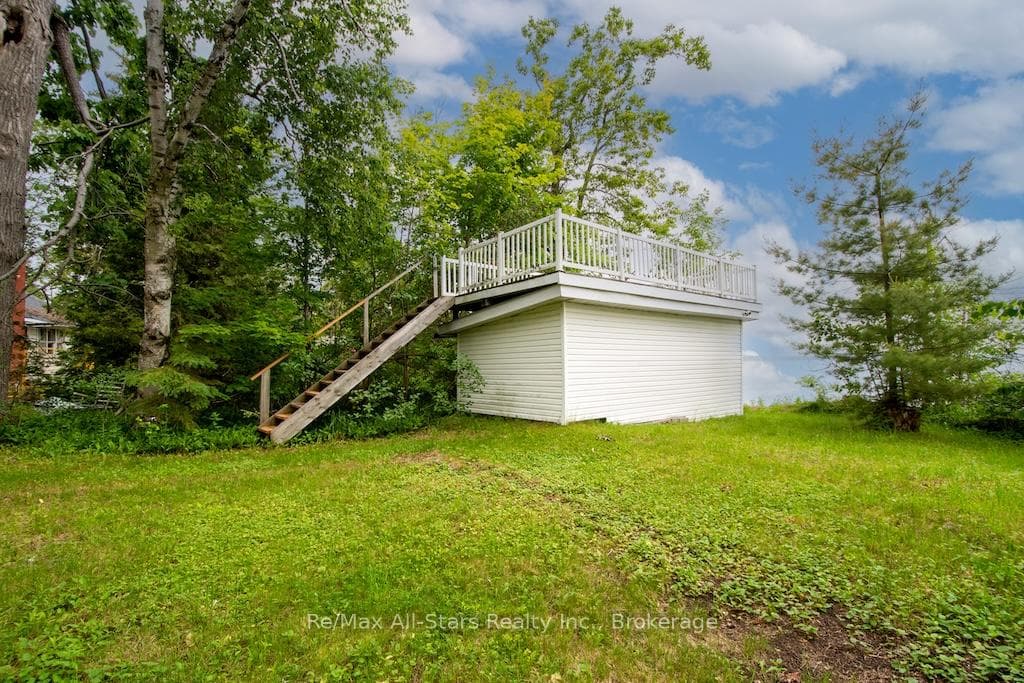 91 Trinity Drive photo 32