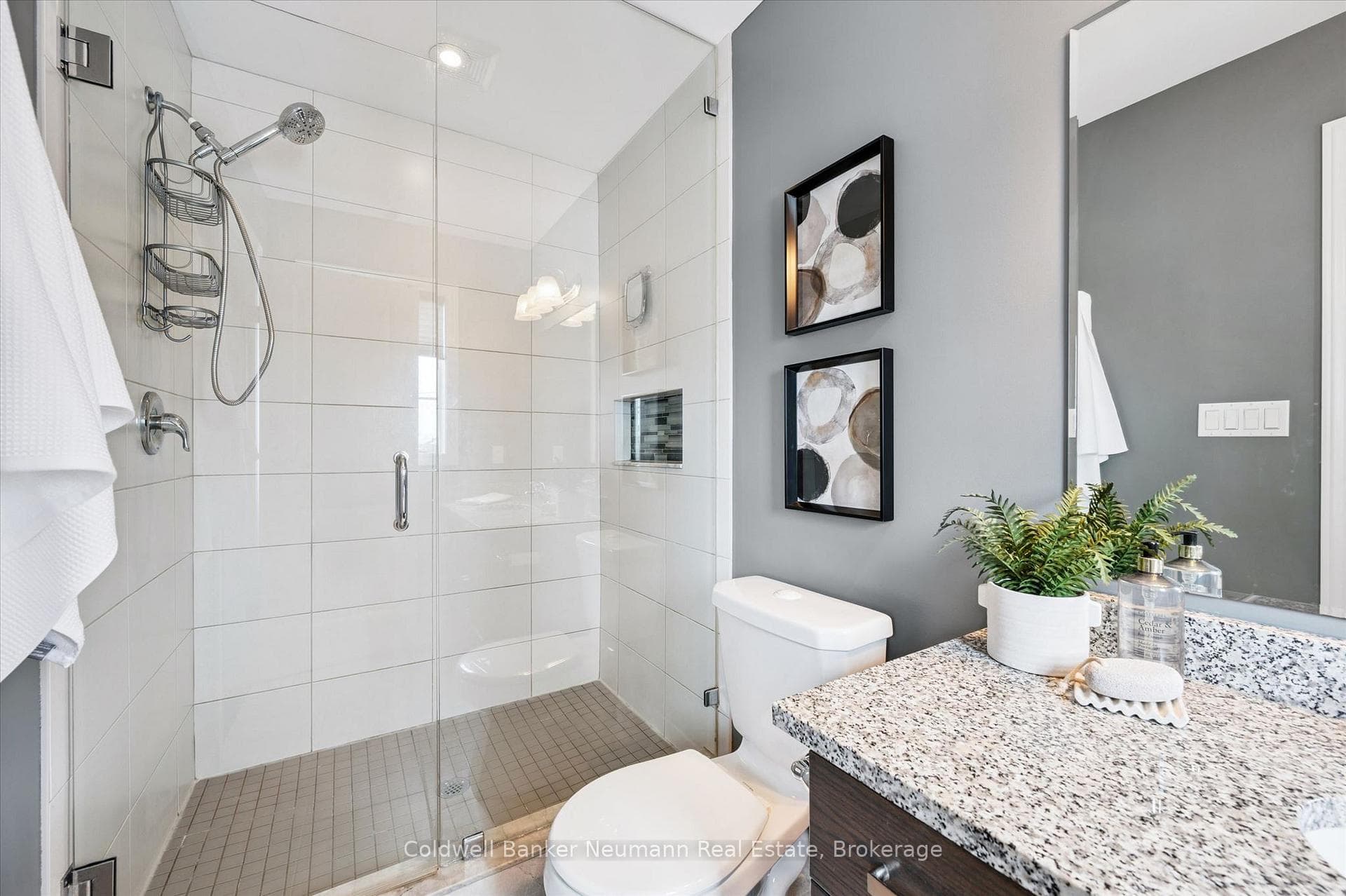 51 Jeffrey Drive photo 31