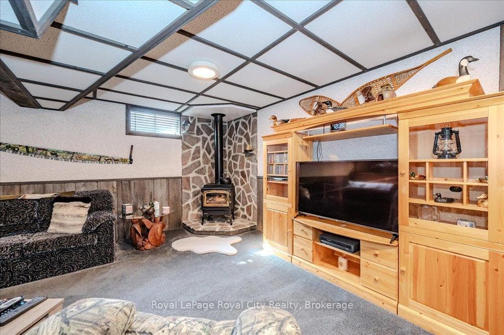 97 Thornhill Drive photo 32