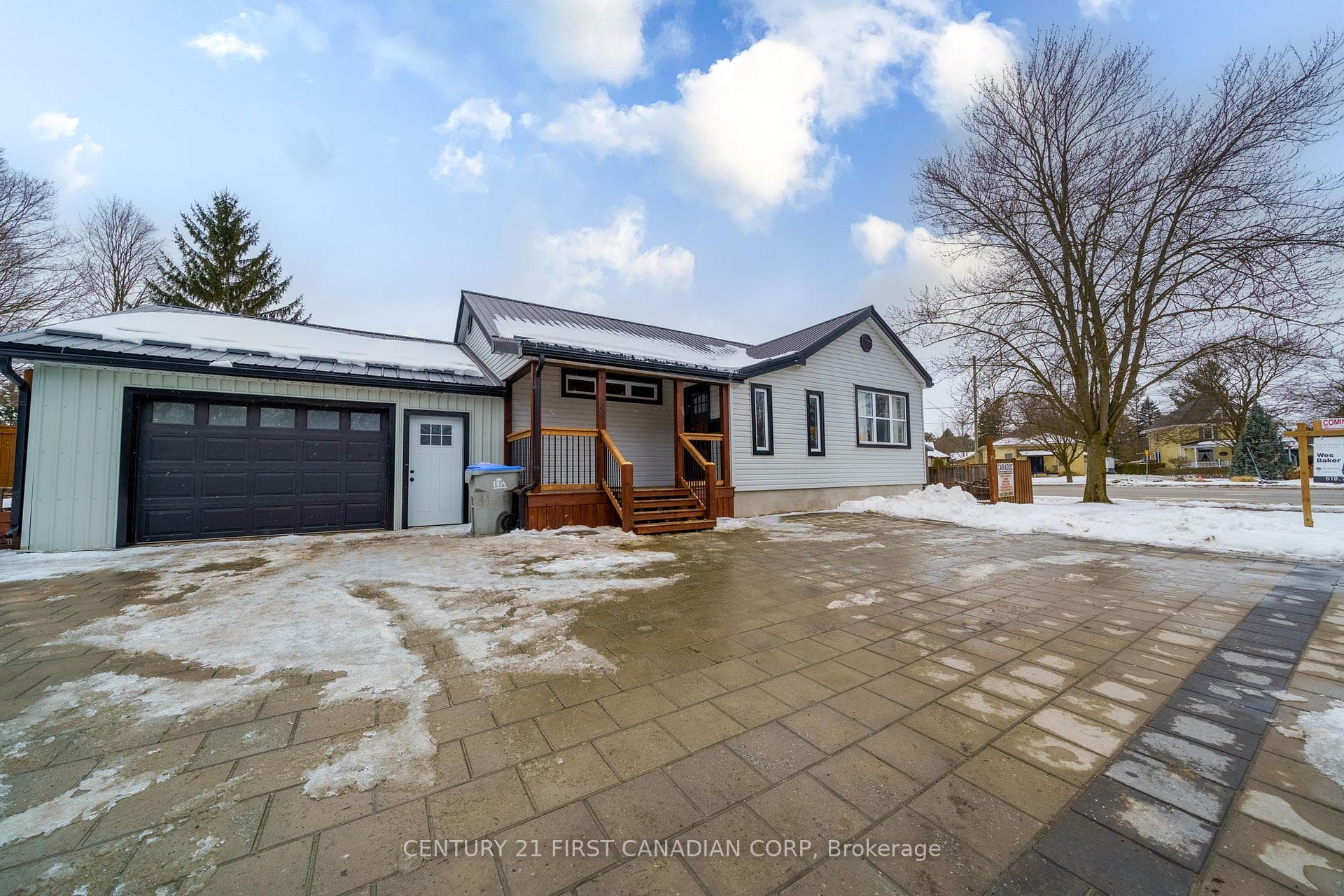 346 Caradoc Street photo 1