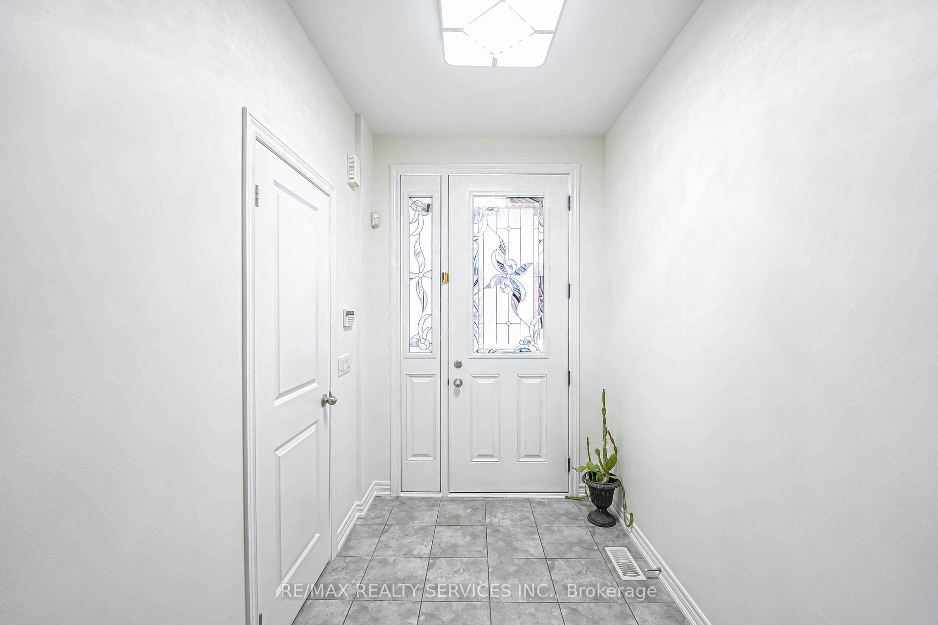 62 Hogan Manor Drive photo 5