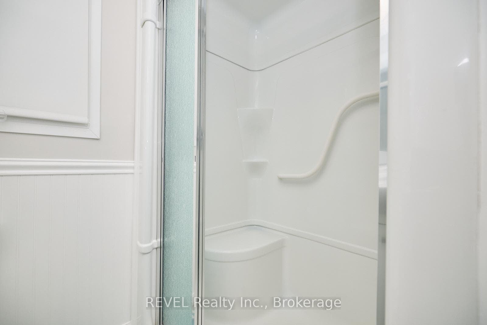 4875 Mapleview Crescent photo 30