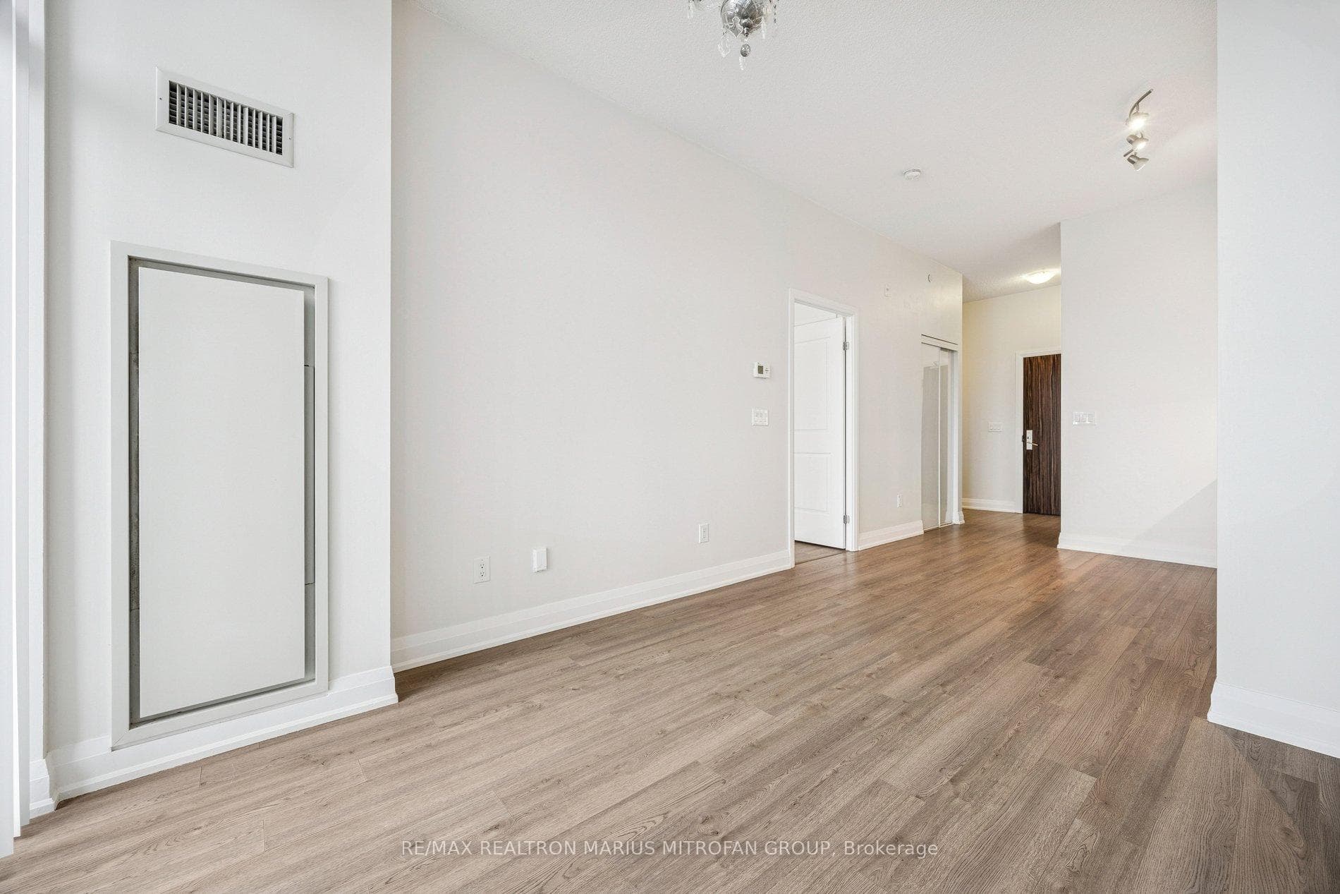 8763 Bayview Avenue Unit 205 photo 16