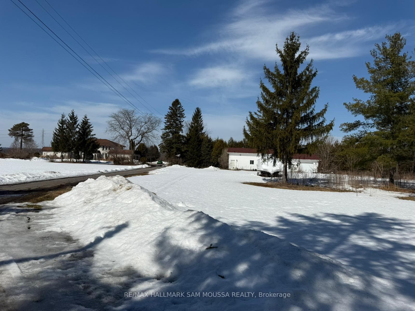 970 Cameron Street photo 1