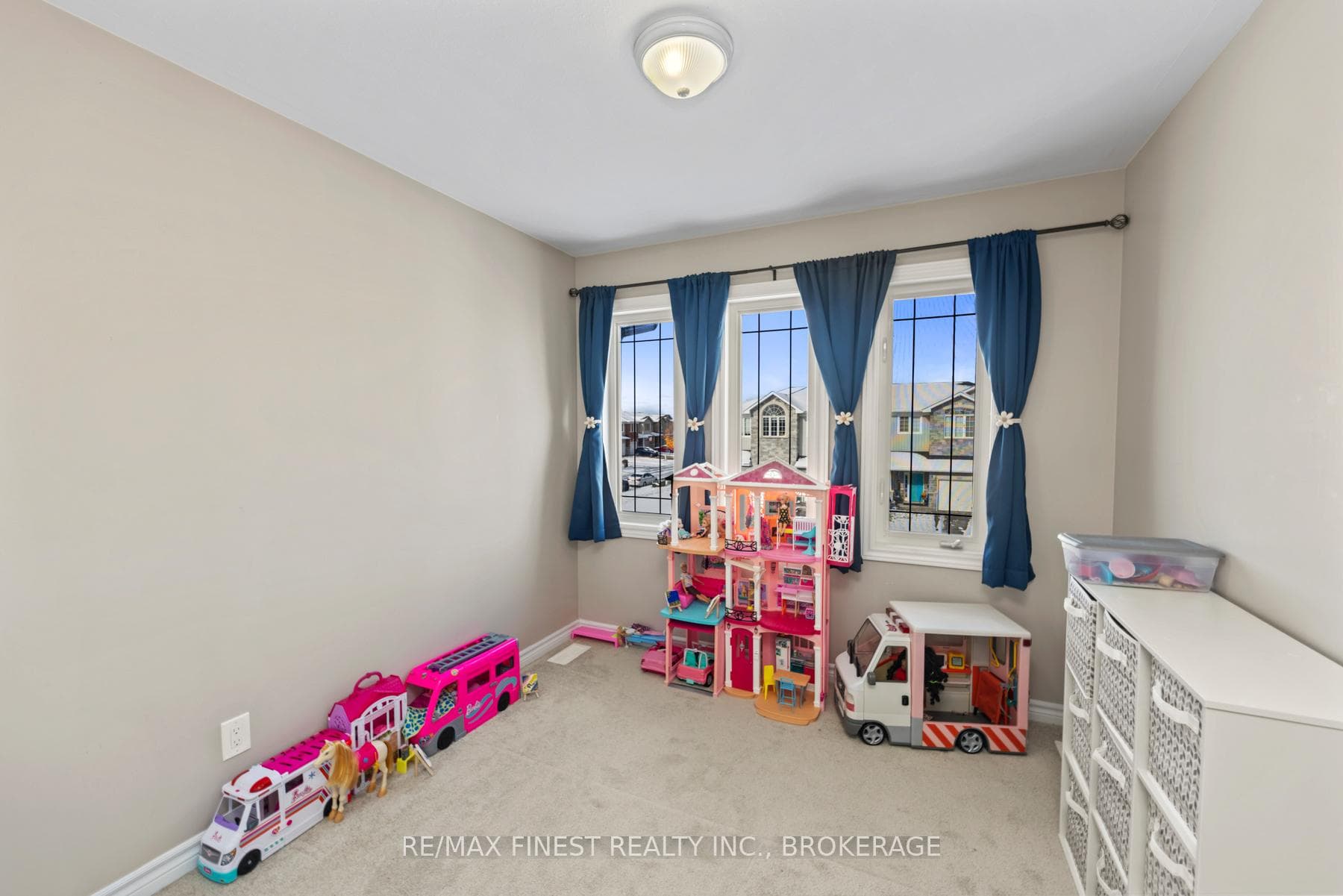 1395 TREMONT Drive photo 24