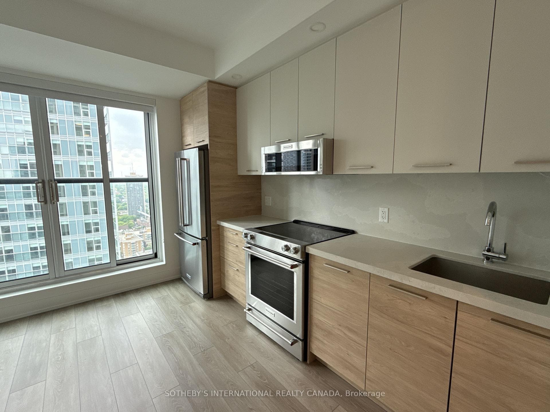 200 Redpath Avenue Unit 2506 photo 27
