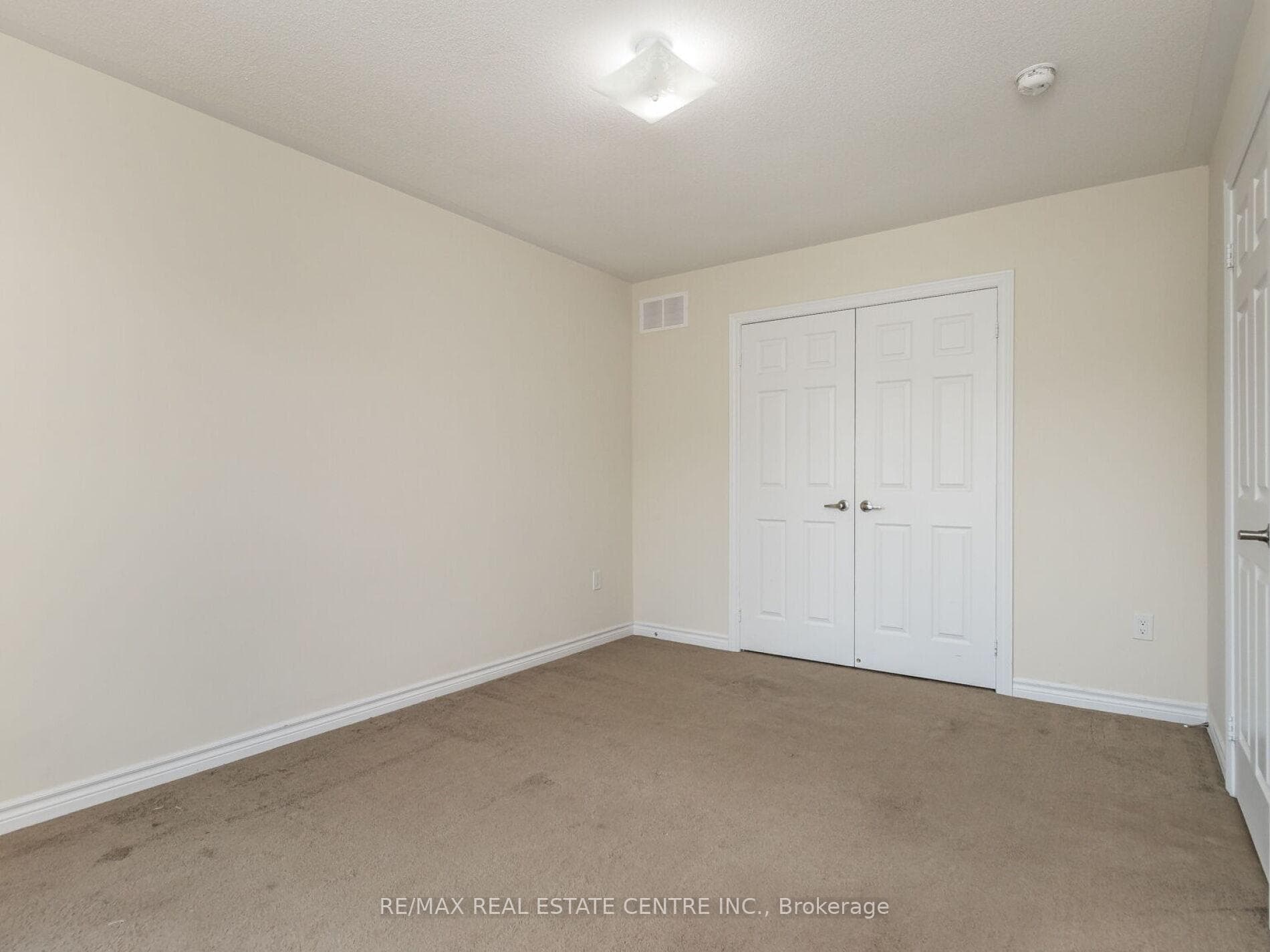 200 Veterans Drive Unit 09 photo 24