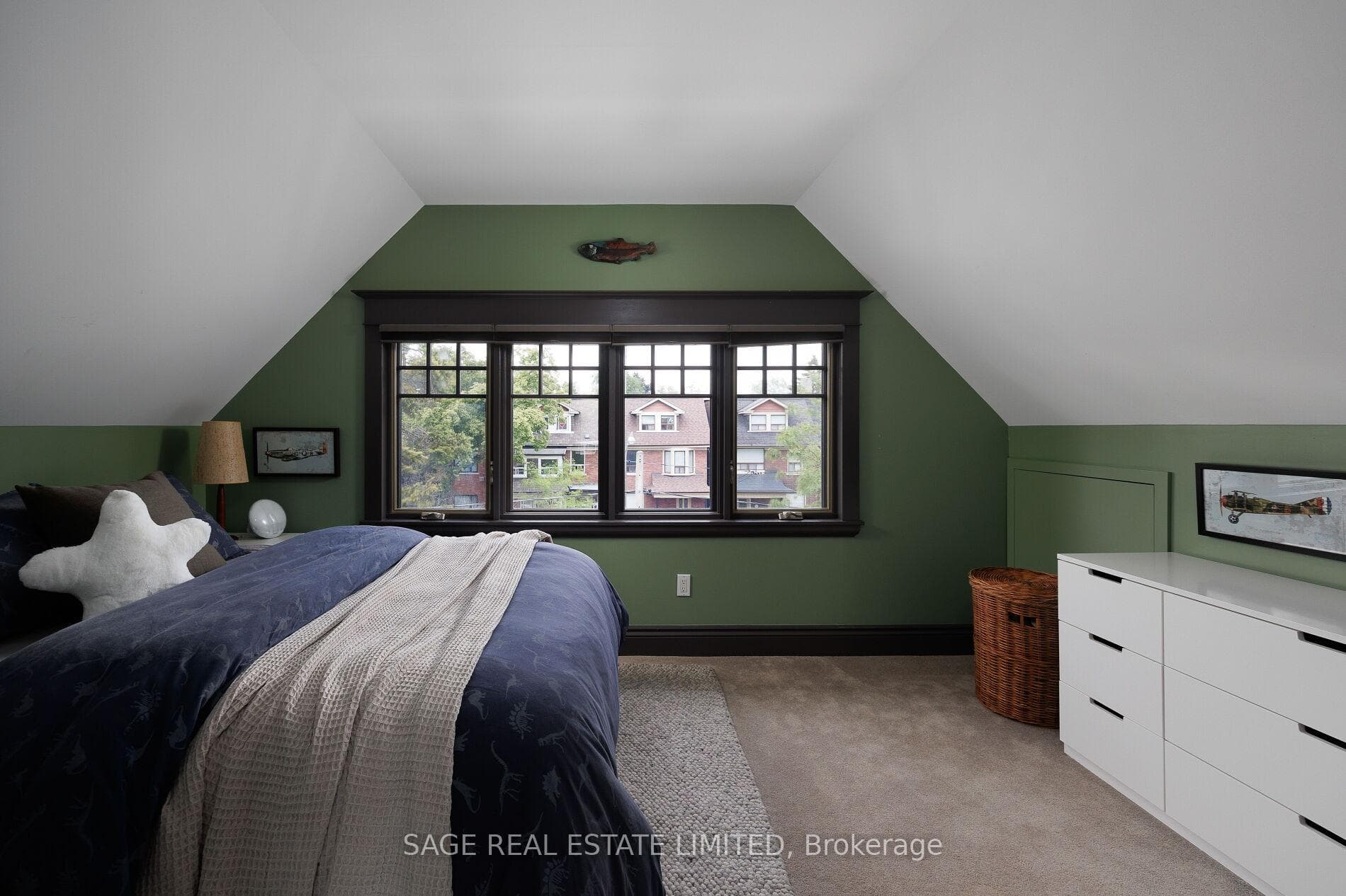 566 Dovercourt Road photo 27