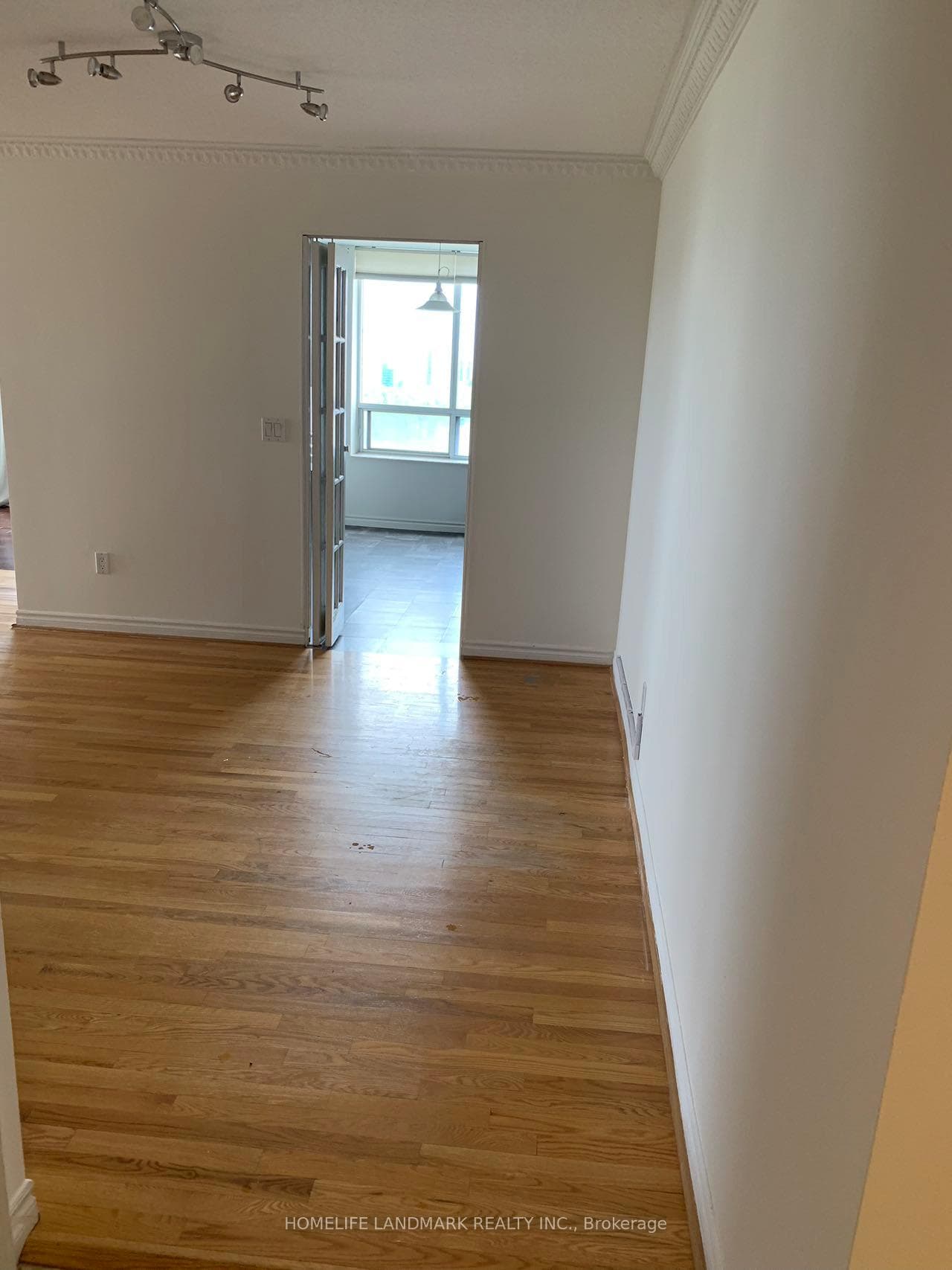 18 Sommerset Way Unit 1603 photo 7