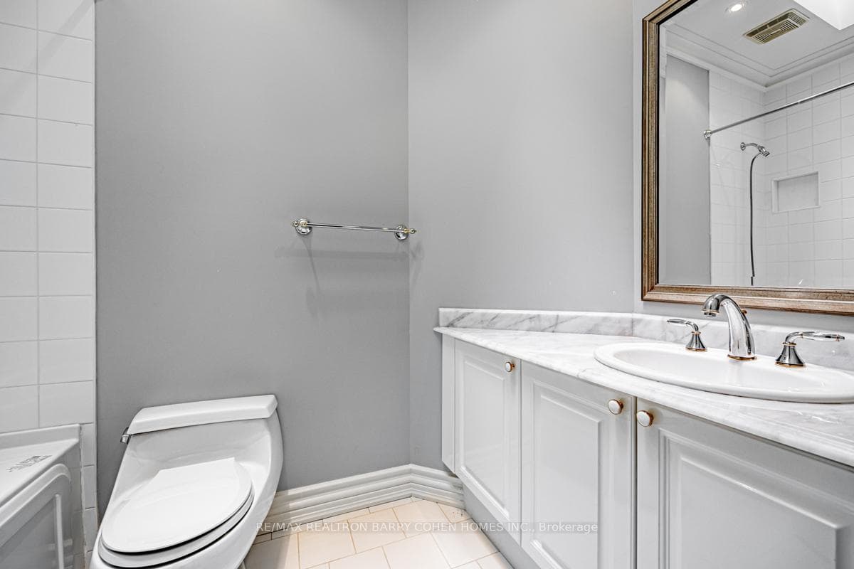 8 York Road photo 26