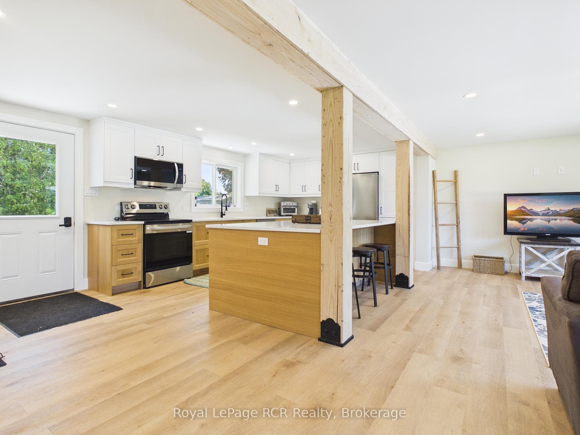 25 Inverlyn Crescent photo 11