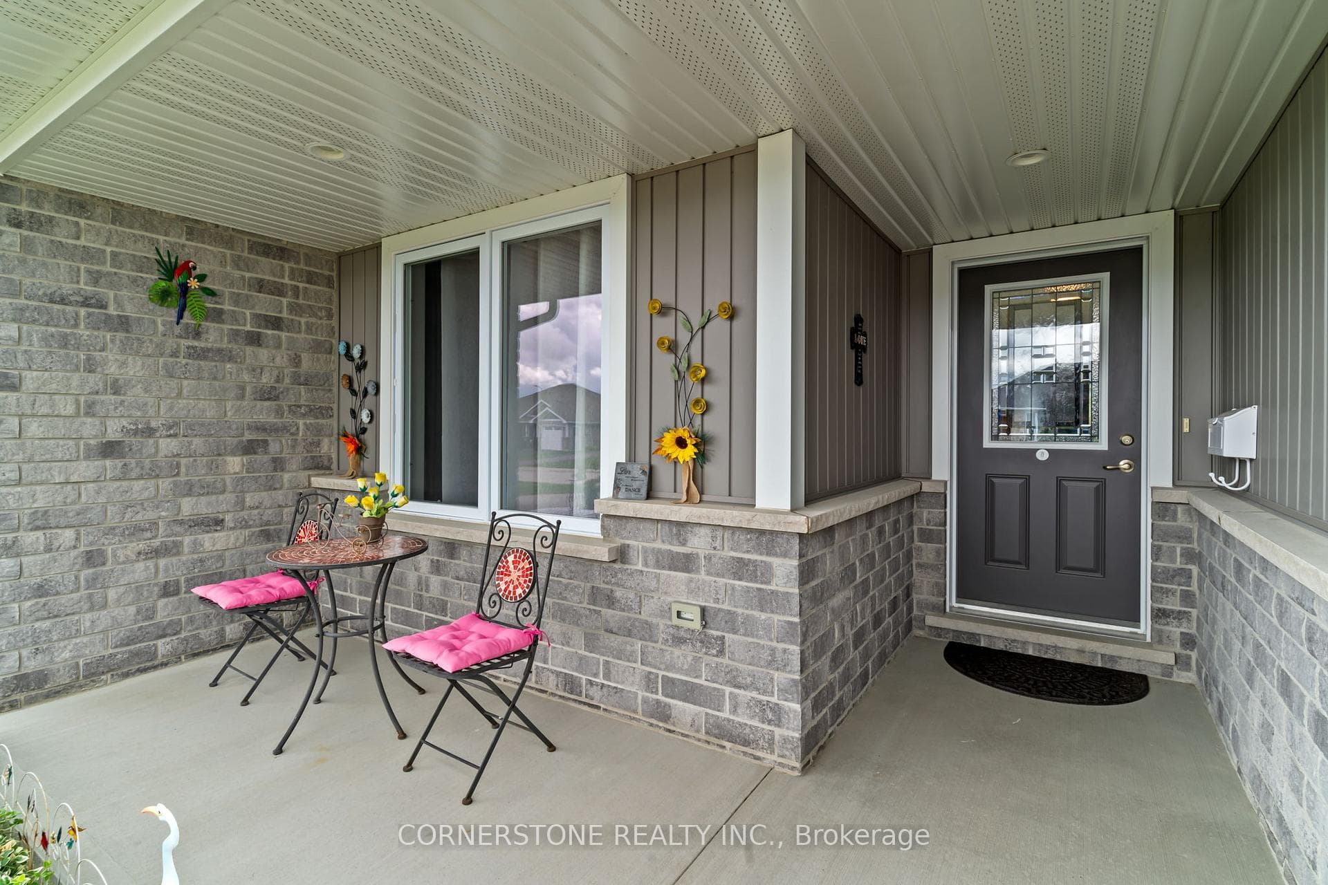 148 Milton Seiler Crescent photo 6