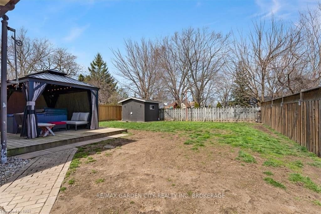 67 LOUIS Avenue photo 34