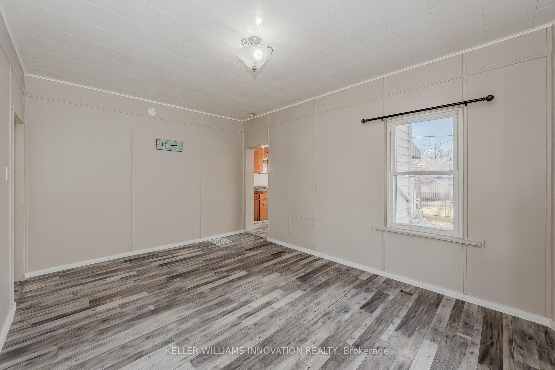 229 VICTORIA Road photo 8