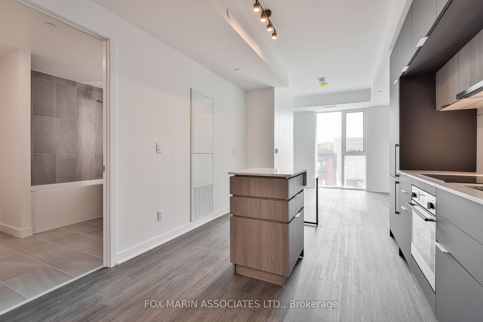 185 Alberta Avenue Unit 309 photo 5