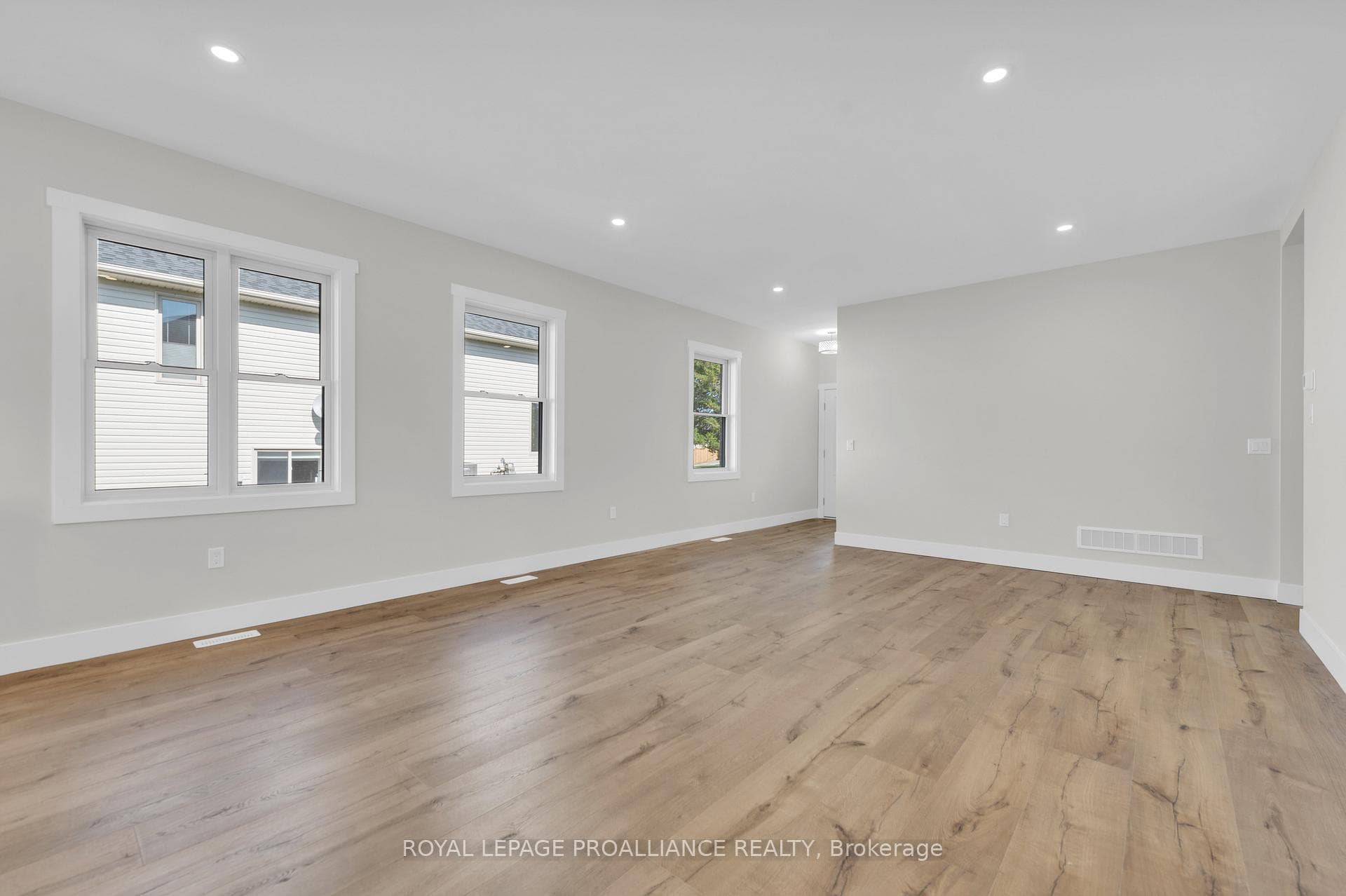 148 John Street photo 11