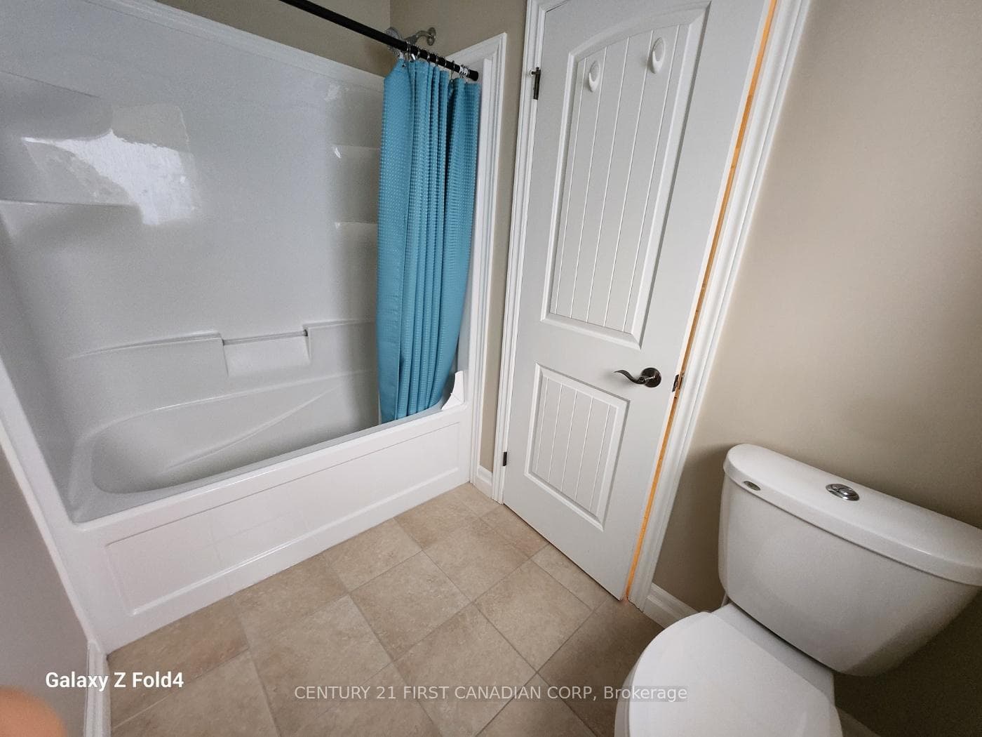 public bathroom (2nd floor)