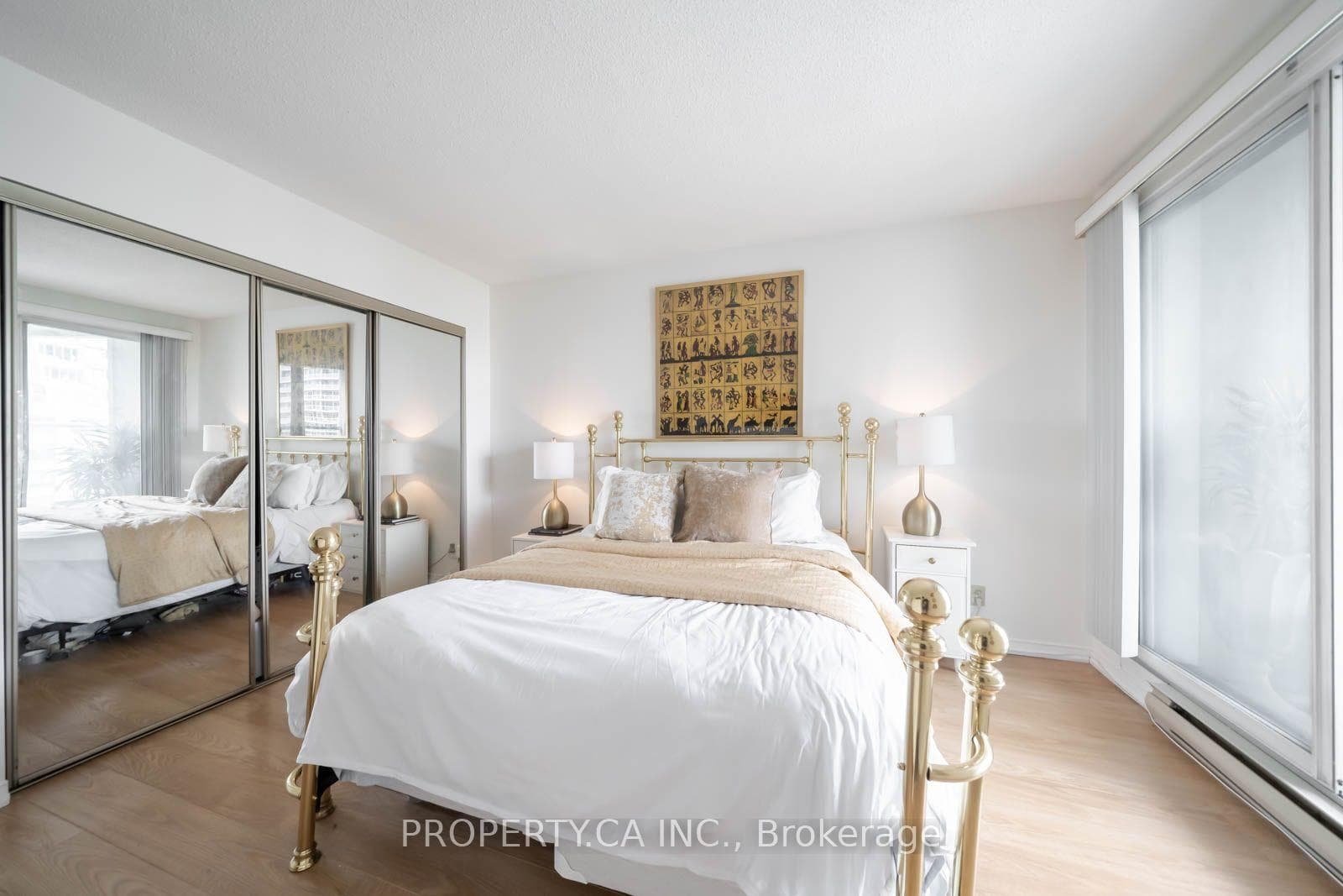 77 Harbour Square Unit 1111 photo 23