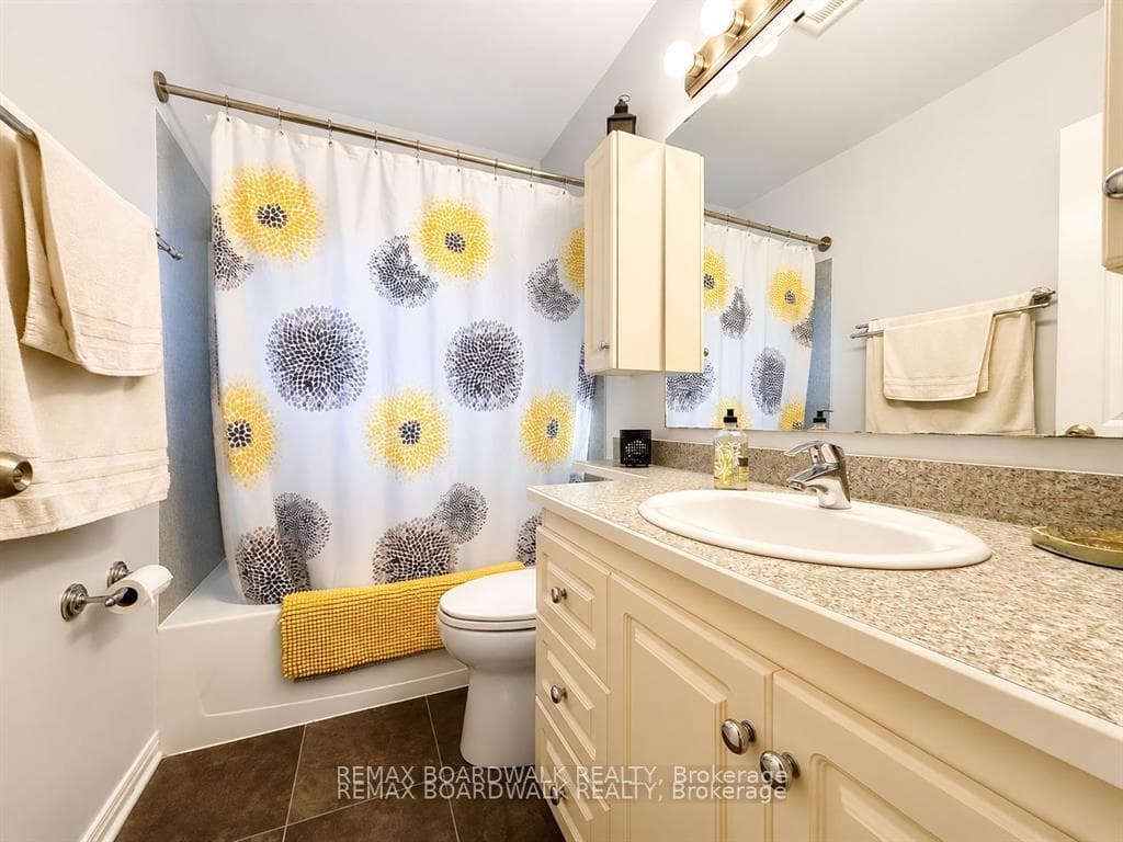 625 Clarke Avenue photo 11