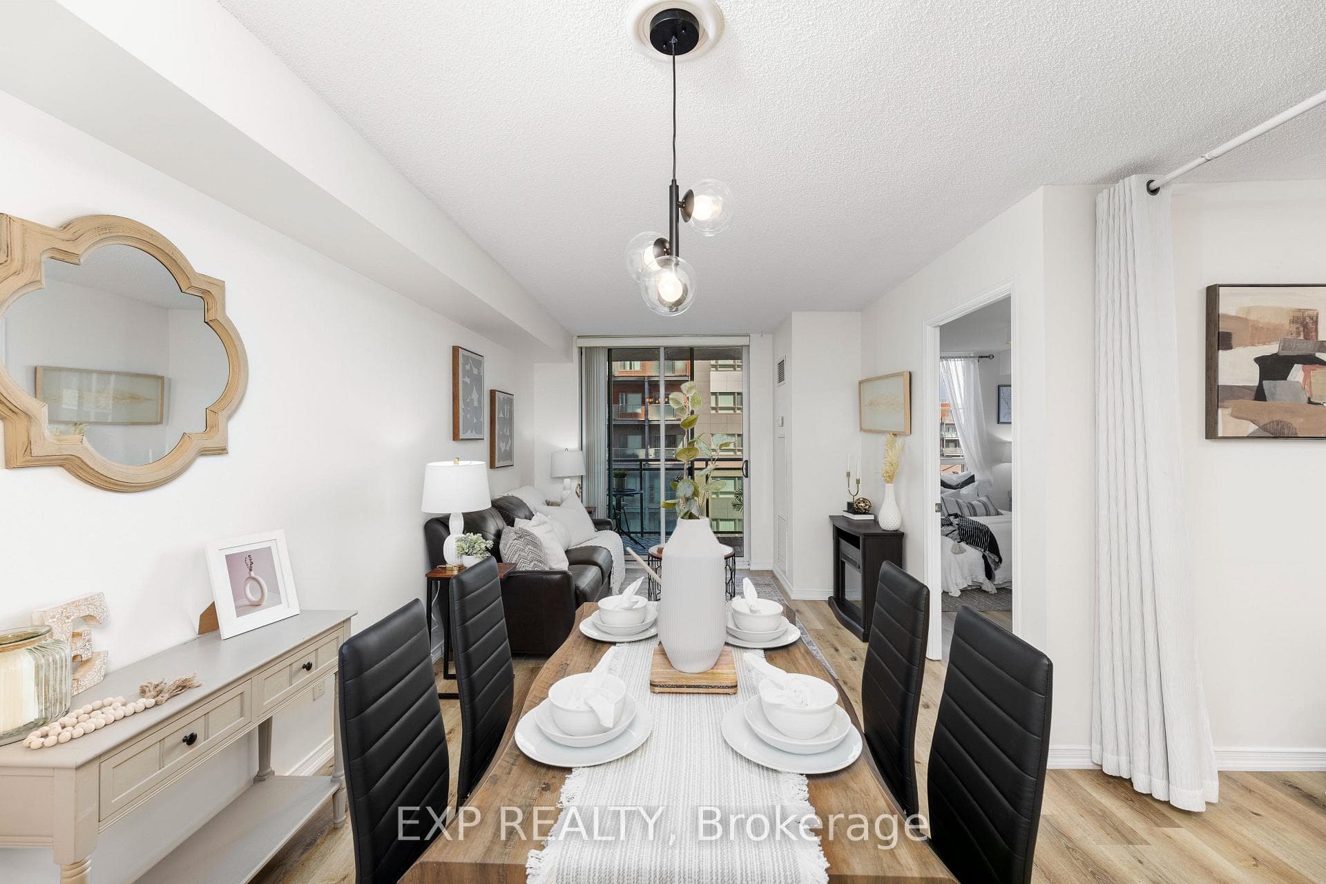 Open concept DR/LR