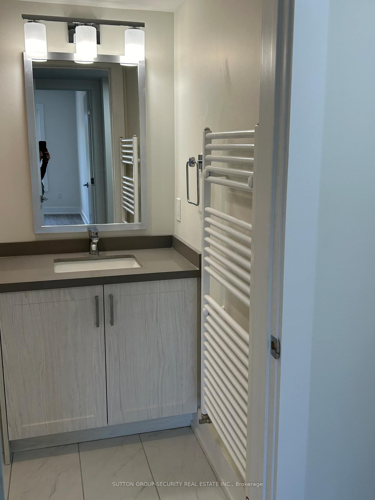 513 Ossington Avenue Unit 5 photo 17