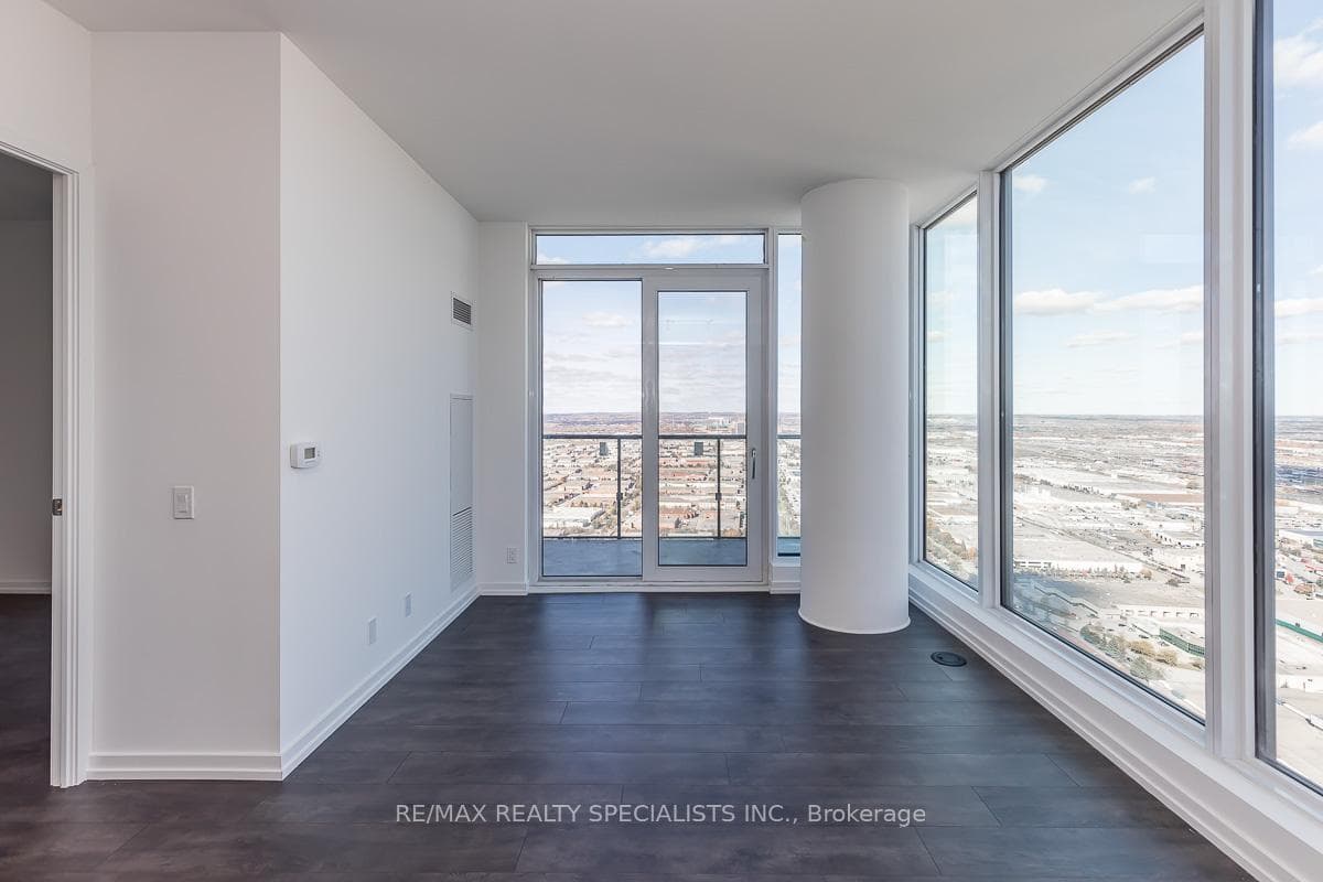 7890 JANE Street Unit PH-09 photo 16
