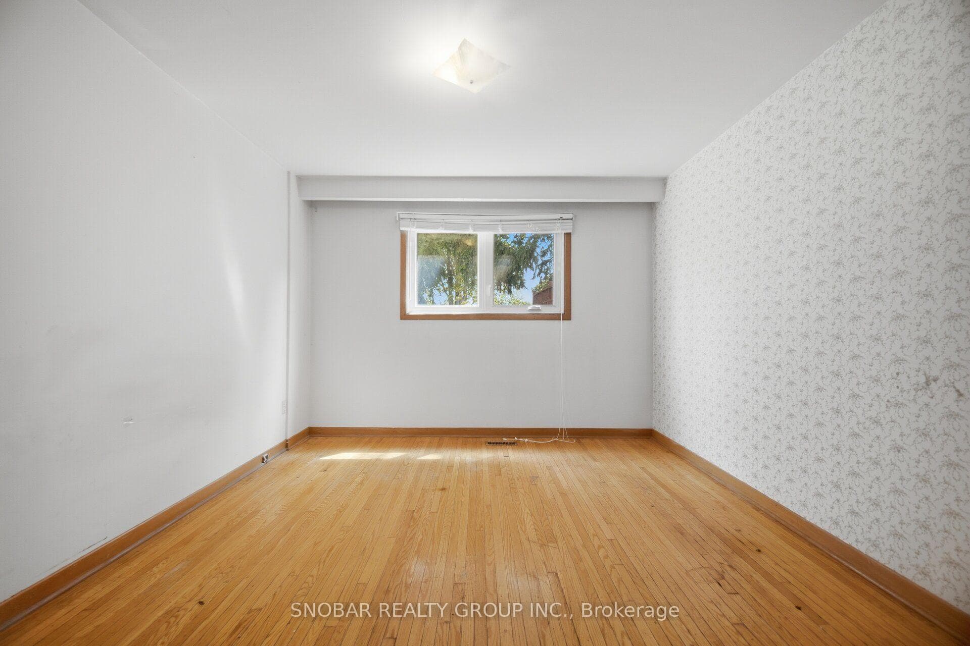 1228 Shamir Crescent photo 12