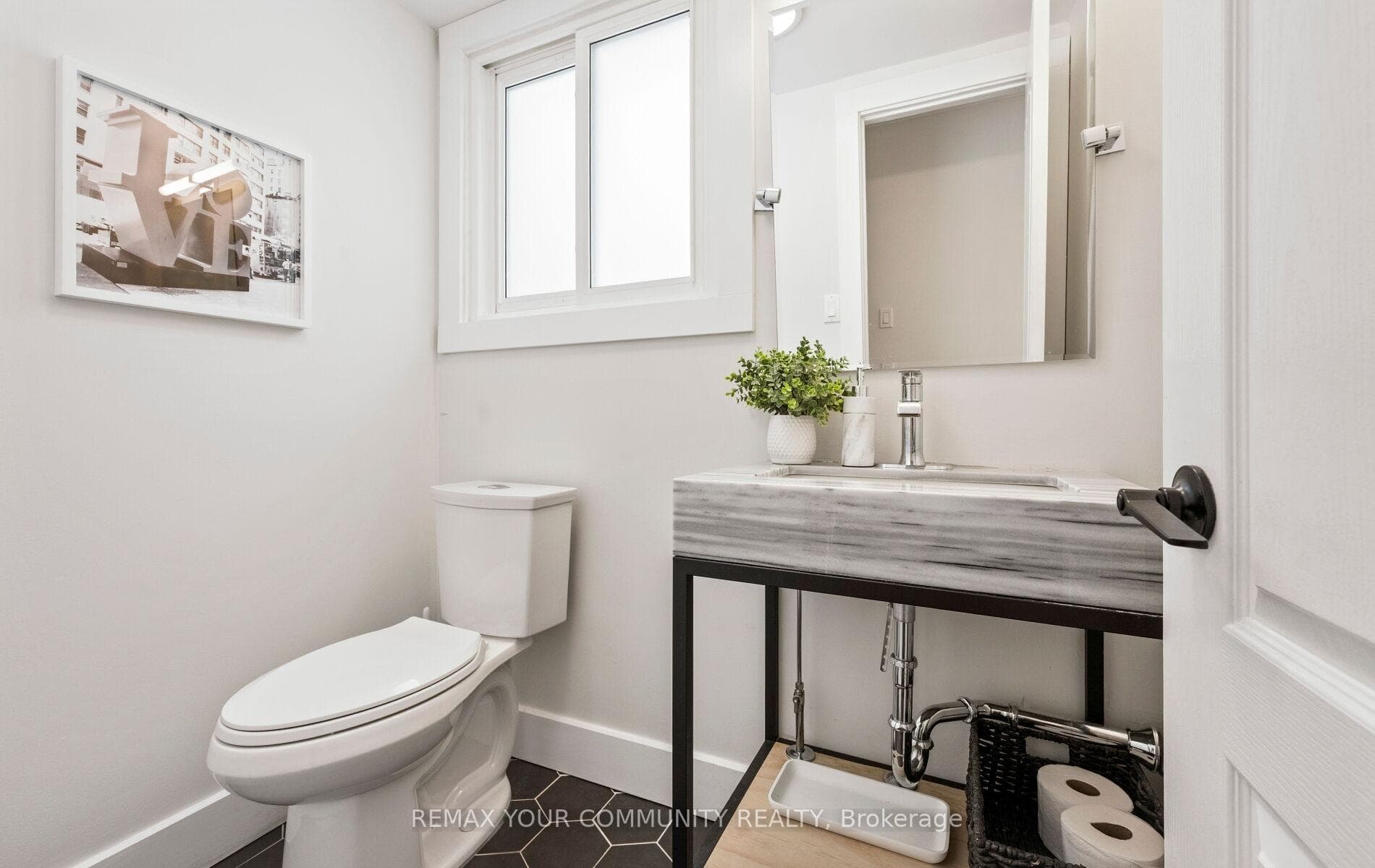24 Hawthorne Lane photo 21